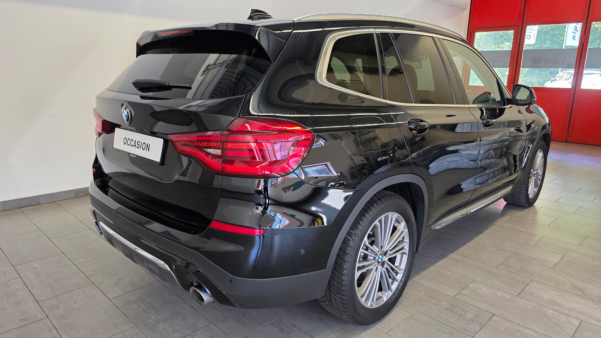 BMW X3 xDrive 30i Luxury Line Steptronic-showroom-element-3