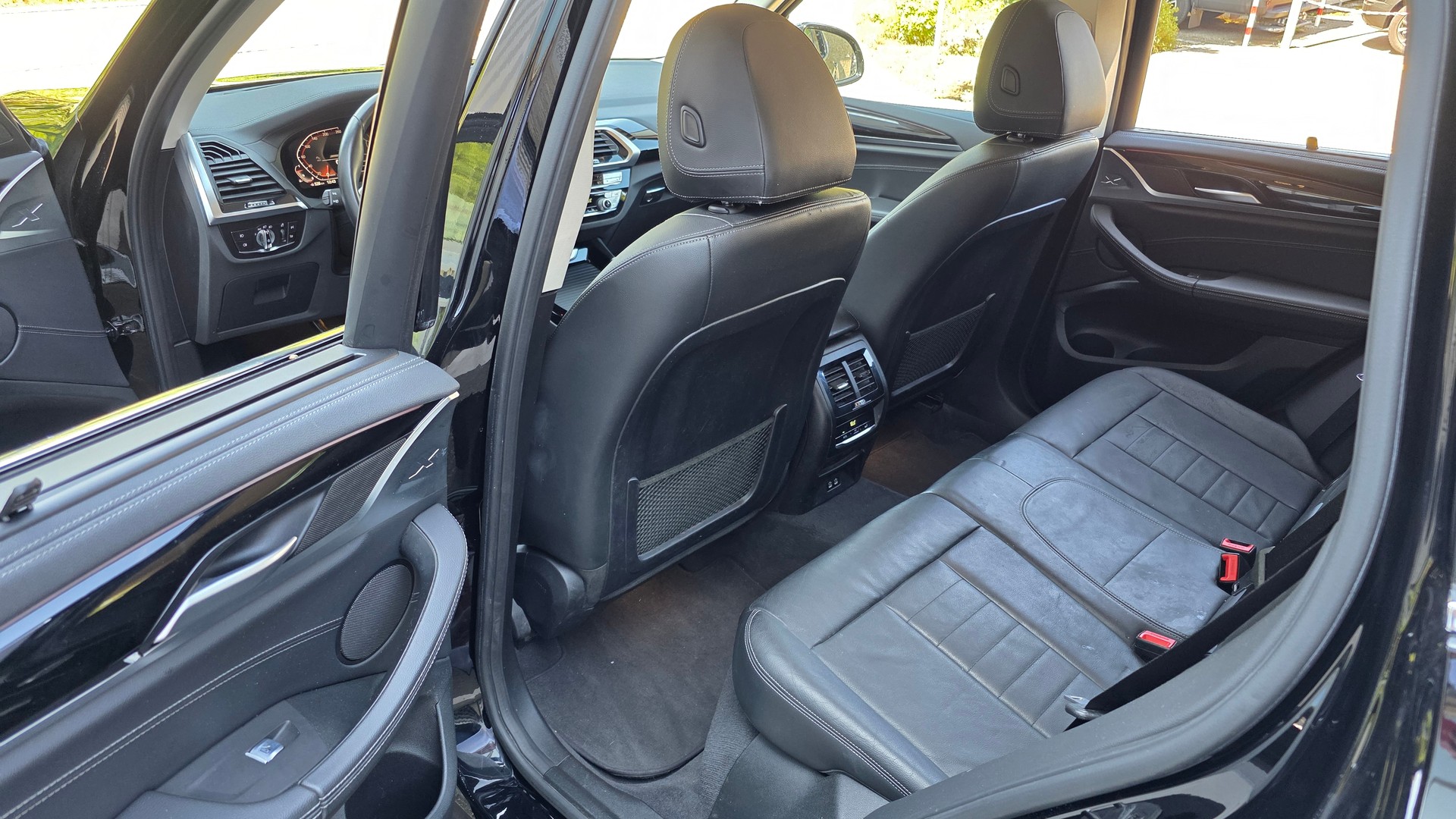 BMW X3 xDrive 30i Luxury Line Steptronic-image-10