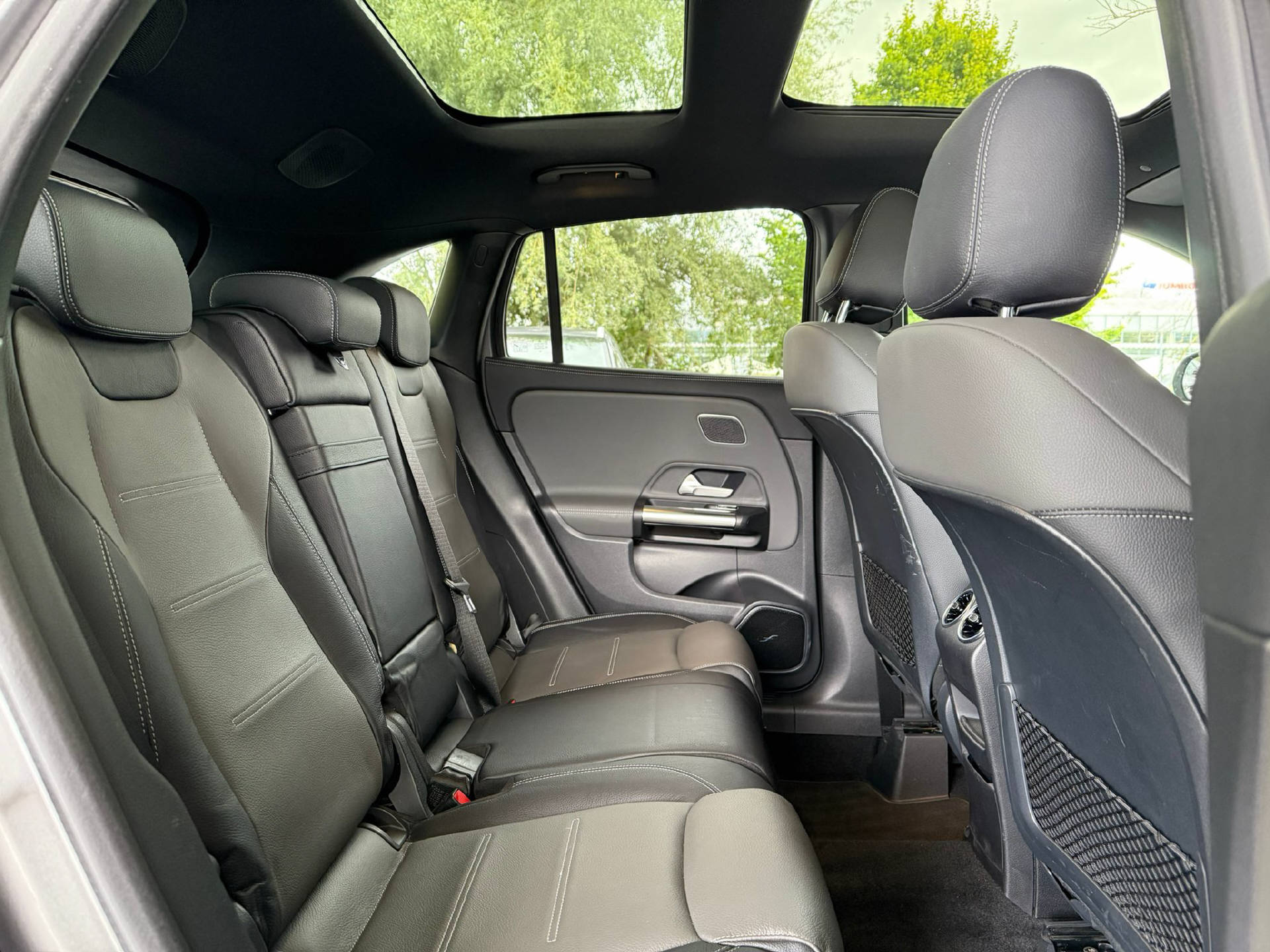 MERCEDES-BENZ GLA 35 AMG 4matic-image-8