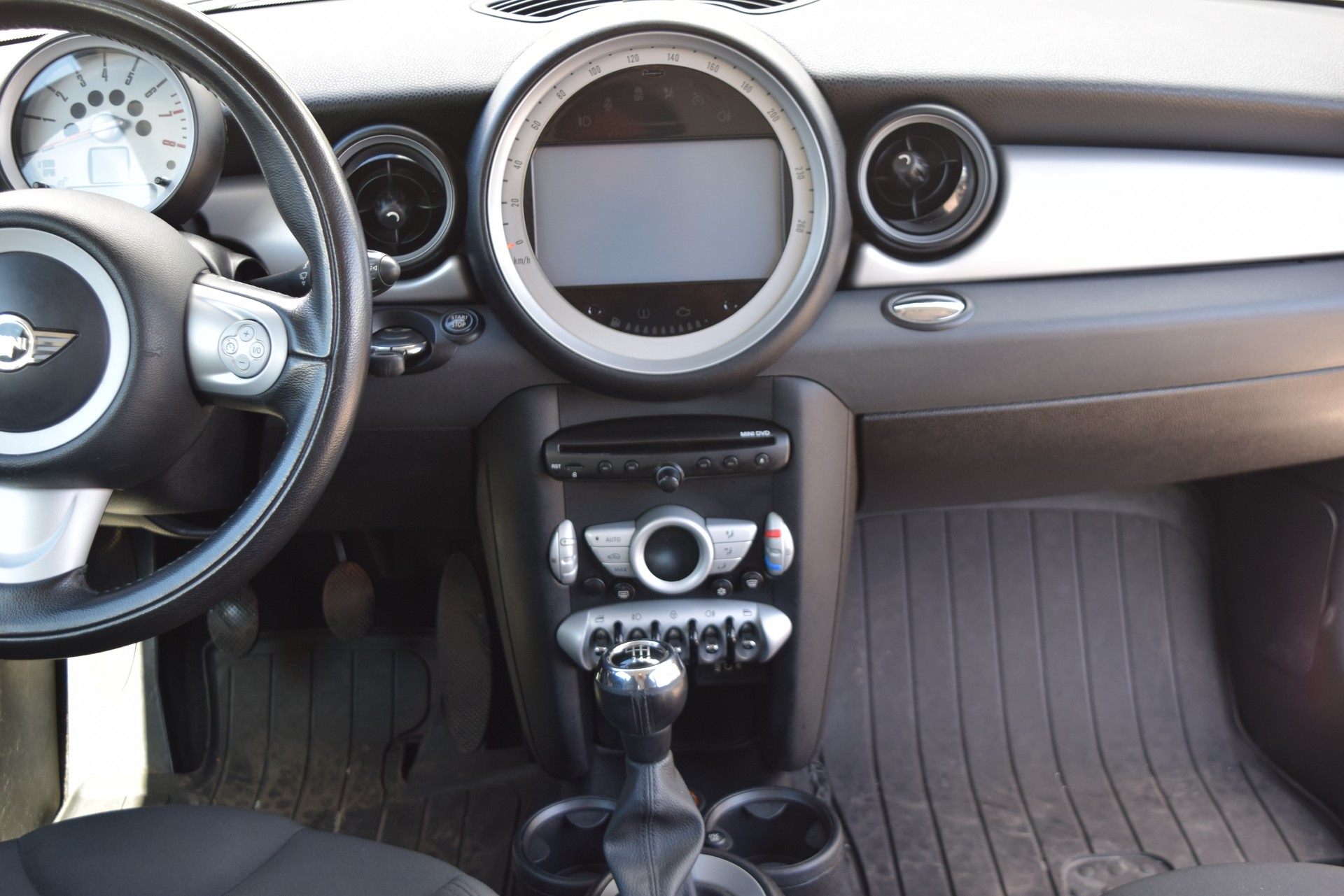 MINI Cooper-image-12