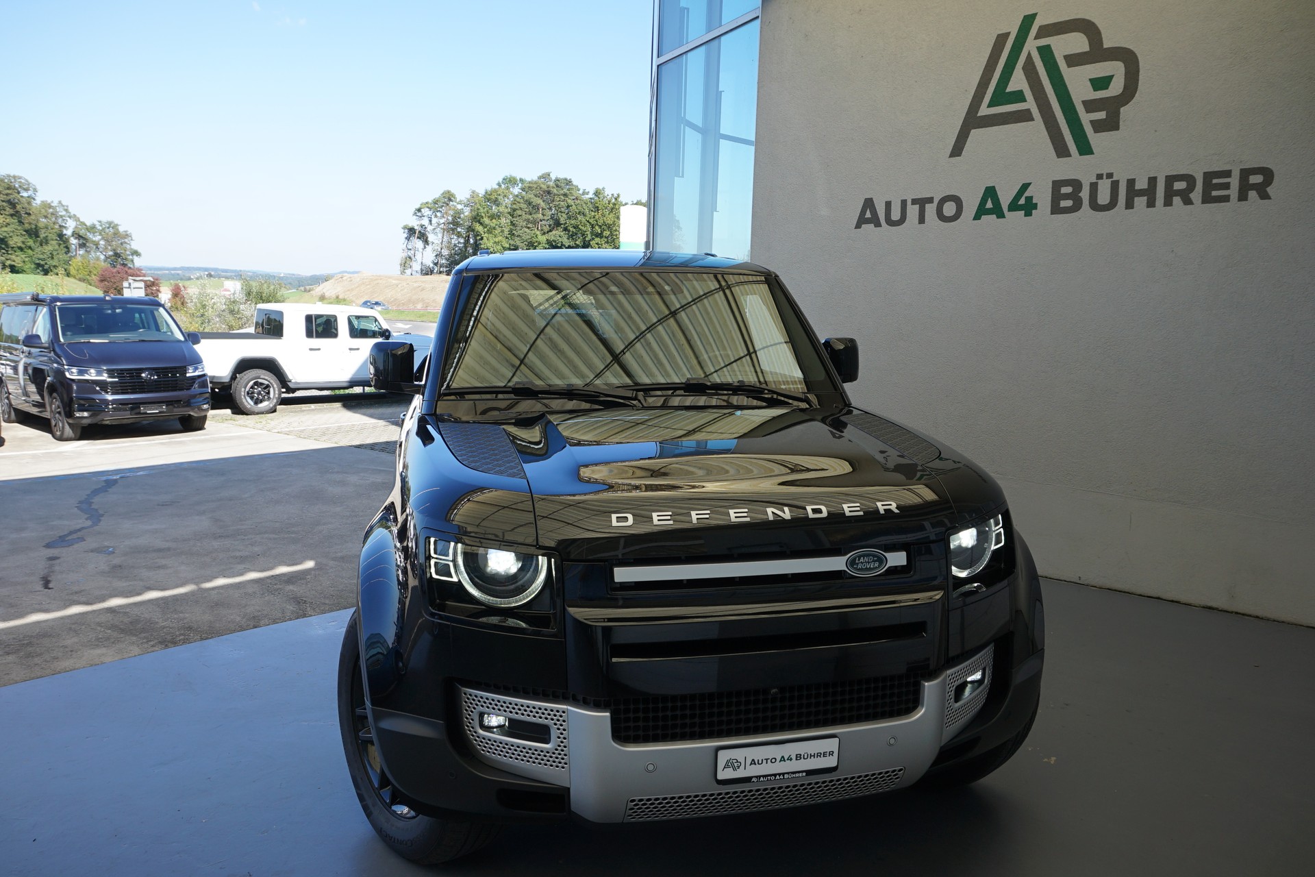LAND ROVER Defender 90 3.0D I6 250SE 4x4-image-2