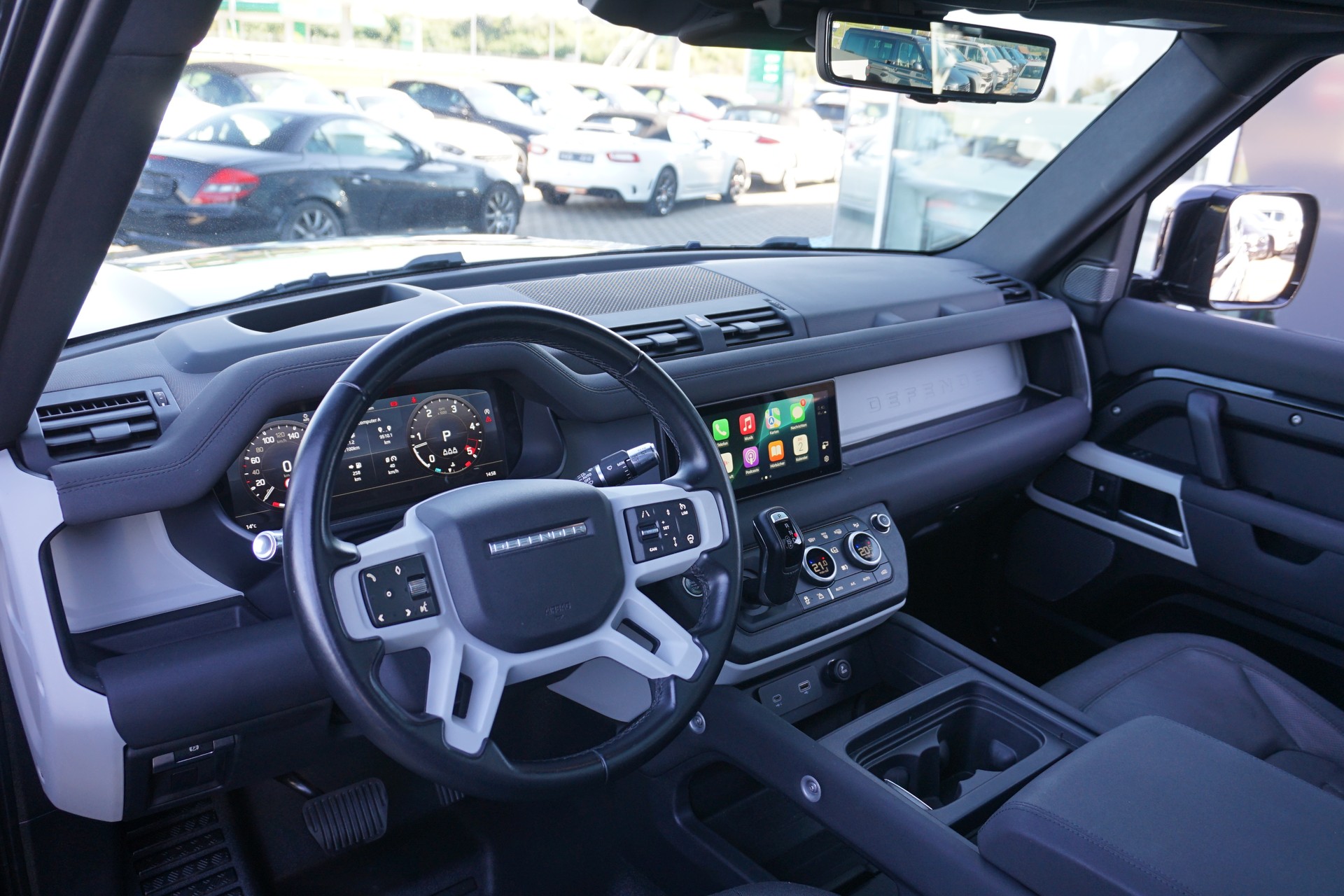 LAND ROVER Defender 90 3.0D I6 250SE 4x4-image-15