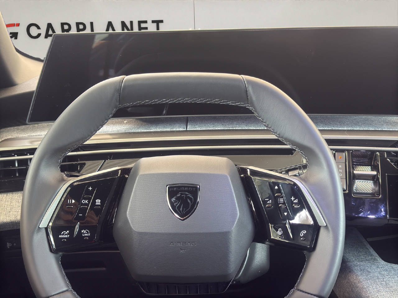 PEUGEOT 3008 1.2 Hybrid 145 PS ALLURE PREMIUM AUTOMAT-image-6