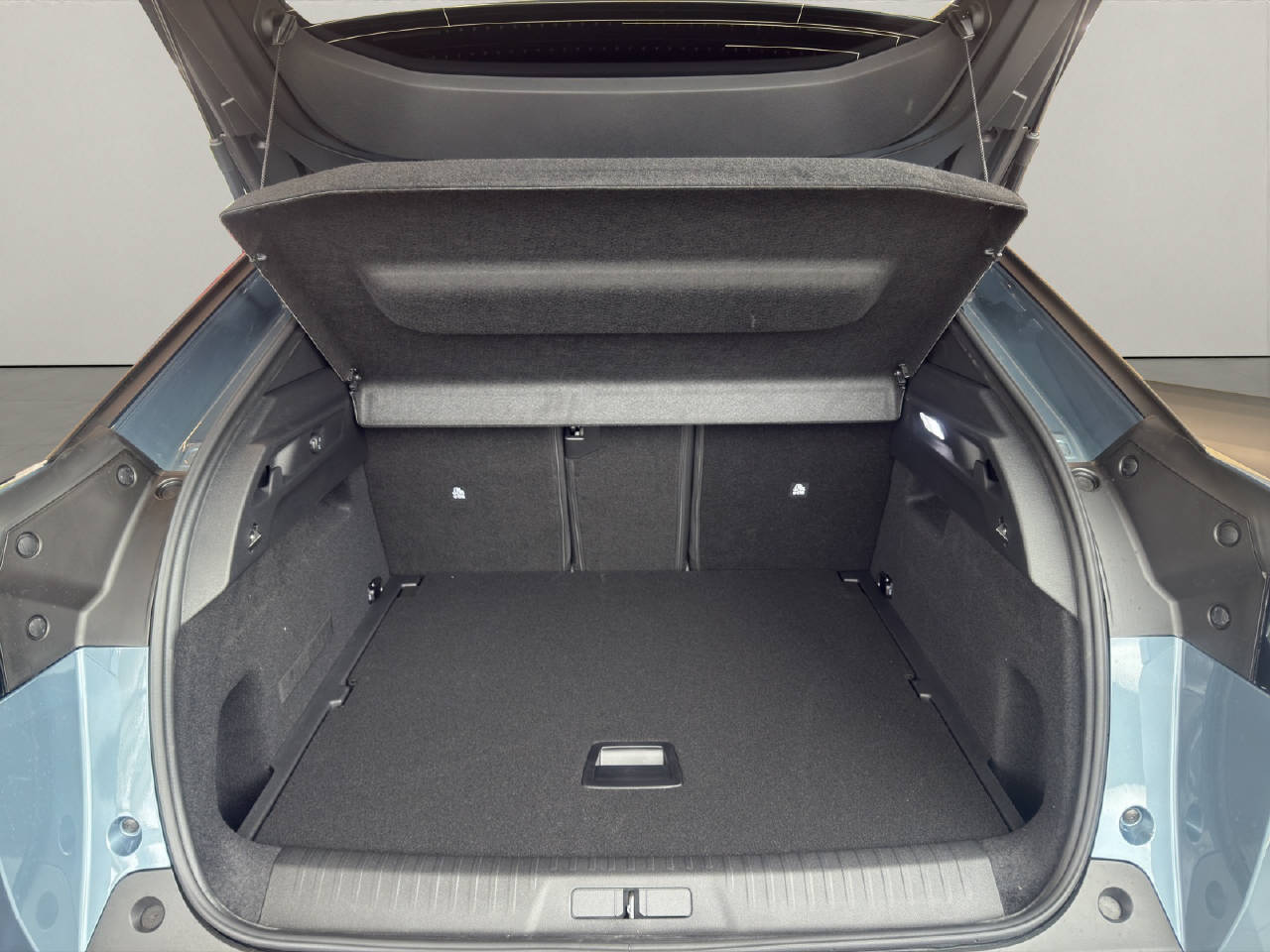 PEUGEOT 3008 1.2 Hybrid 145 PS ALLURE PREMIUM AUTOMAT-image-19