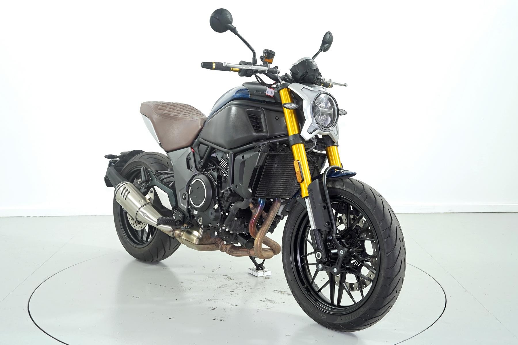 CF MOTO 700 CL-X Sport ABS-showroom-element-1