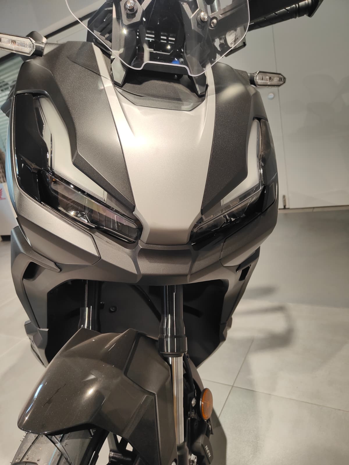 HONDA ADV 350-showroom-element-3