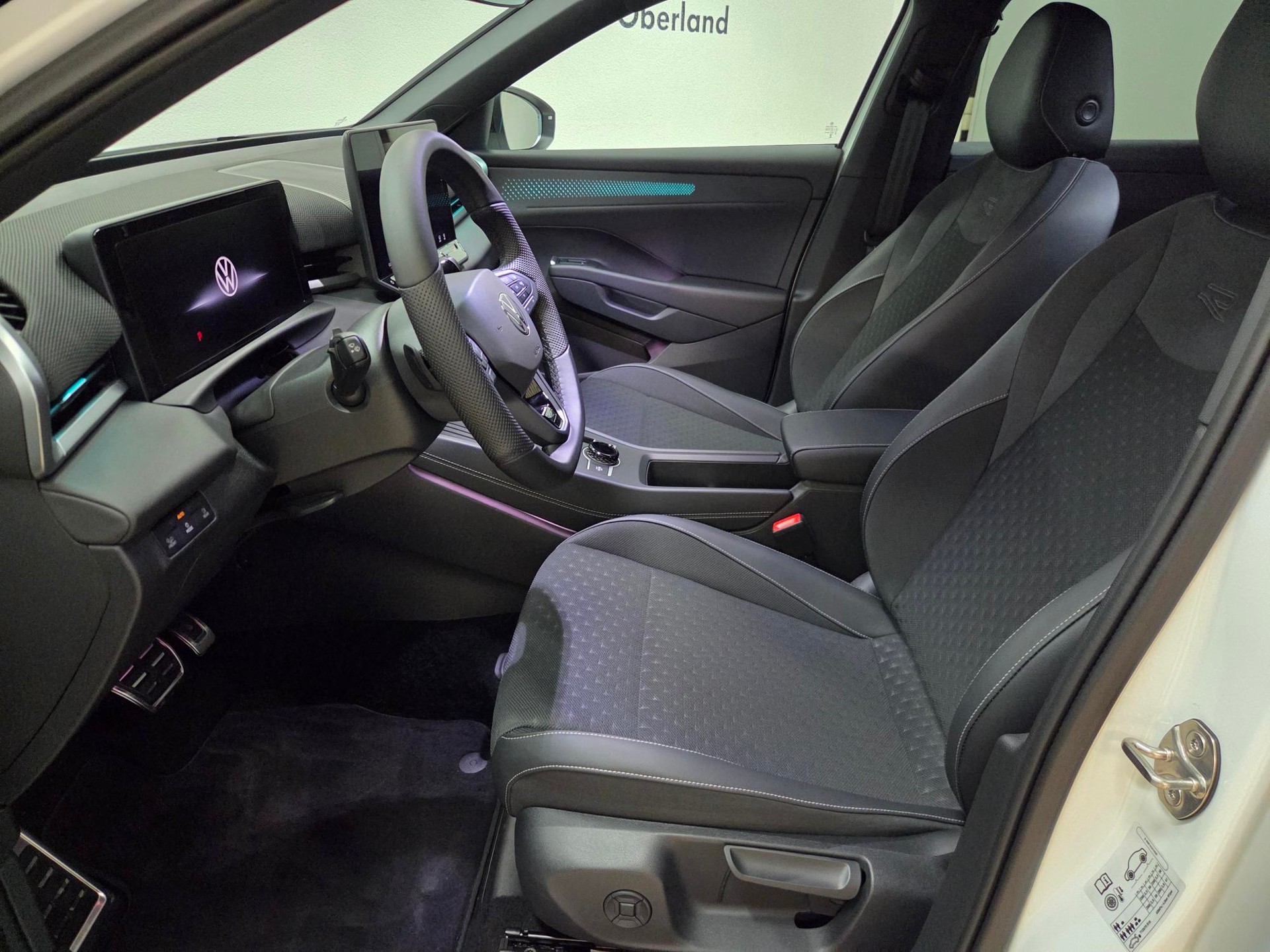 VW T-Roc 1.5 eTSI mHEV R-Line DSG-image-8