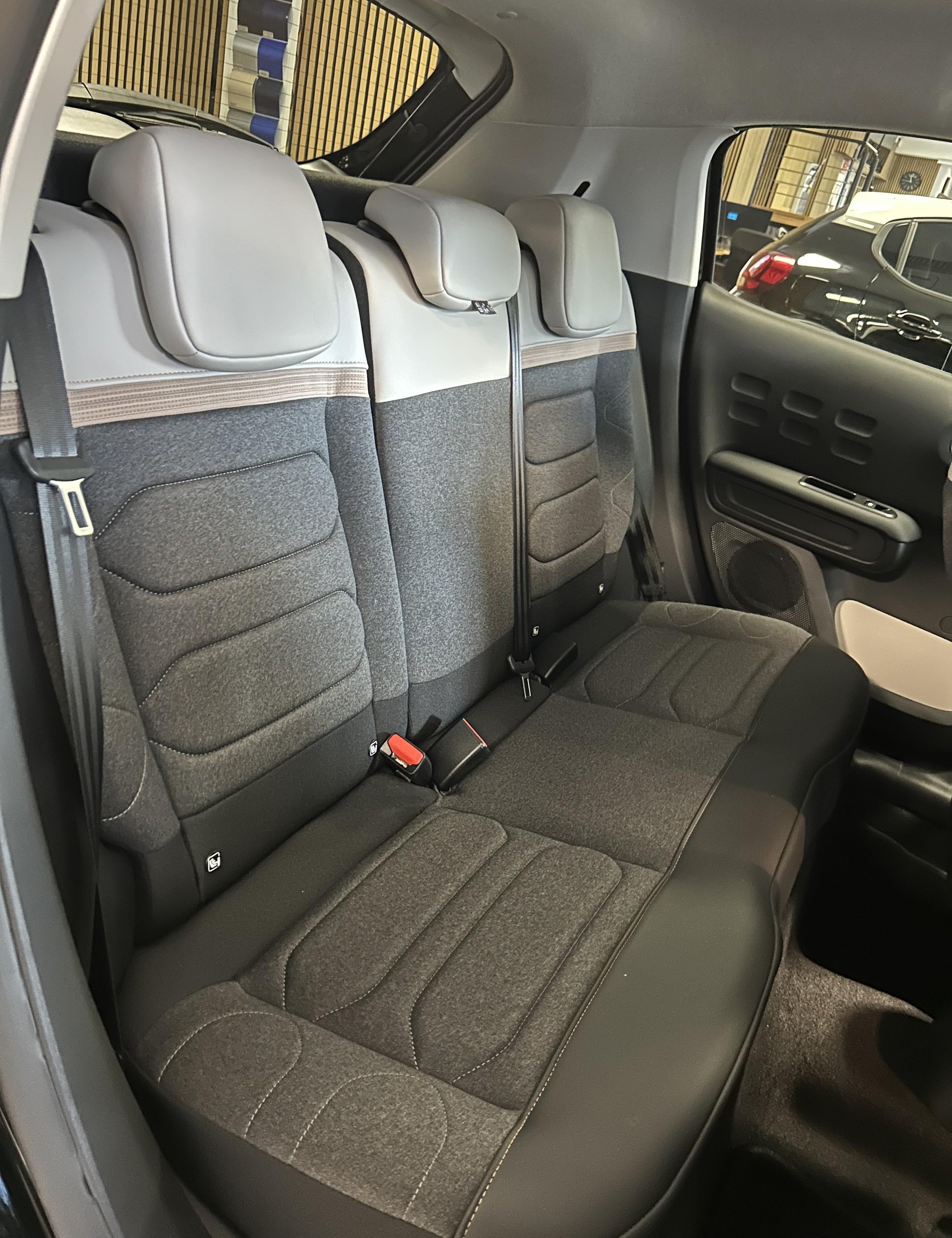 CITROEN C3 1.2 PureTech Shine-image-17