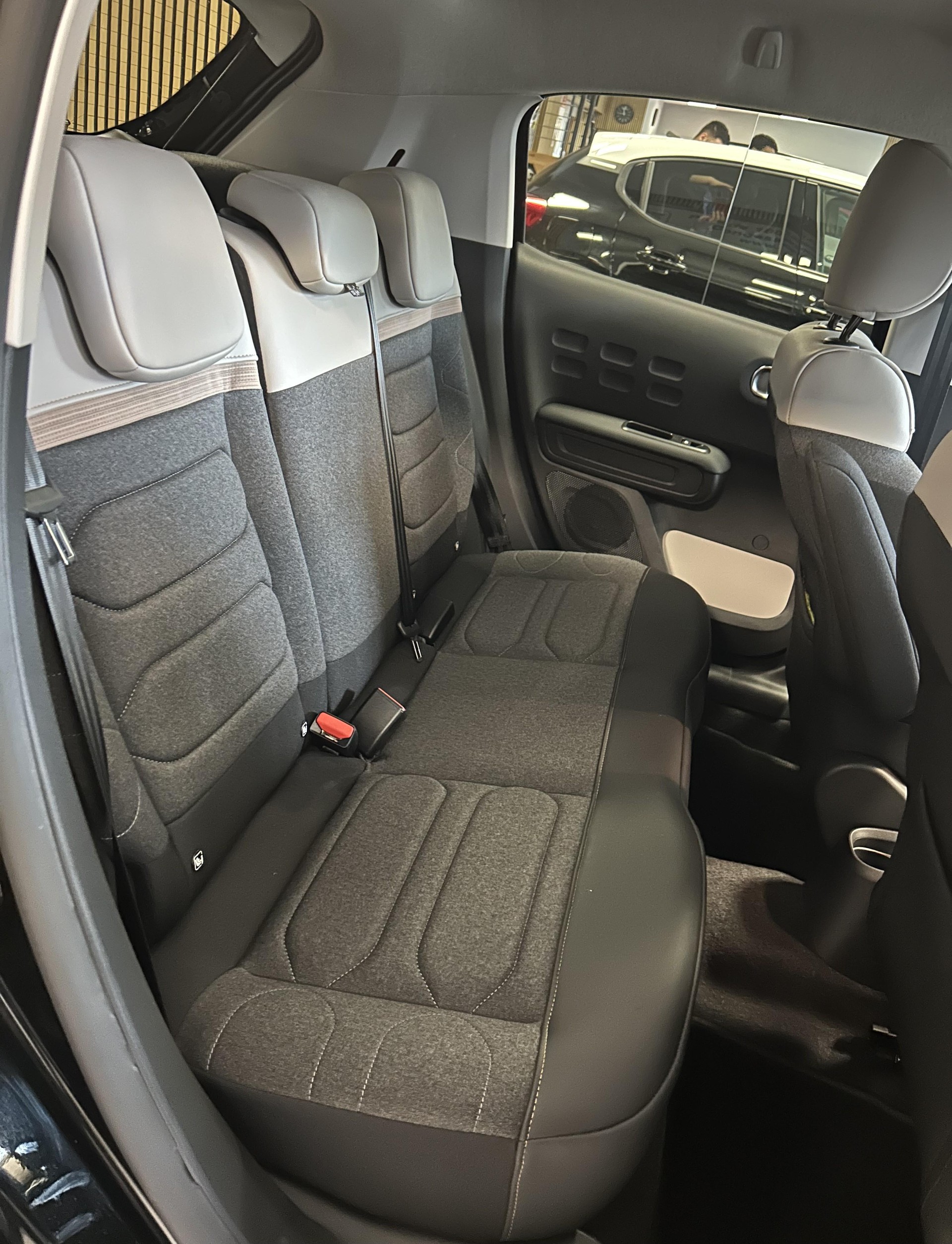 CITROEN C3 1.2 PureTech Shine-image-16