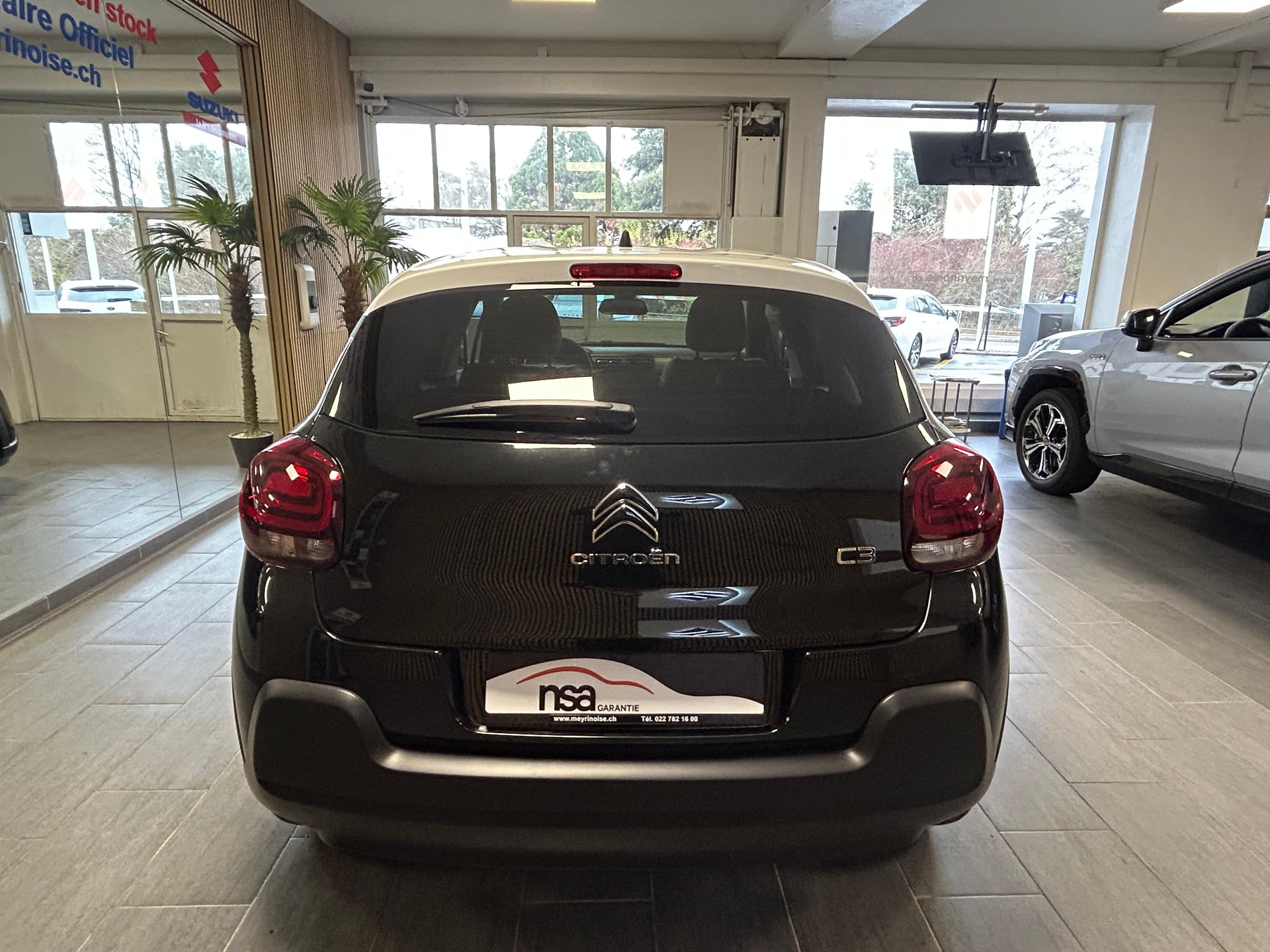 CITROEN C3 1.2 PureTech Shine-image-6