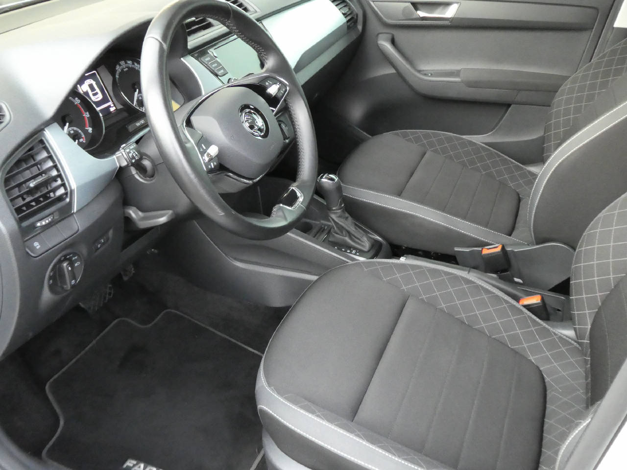 SKODA Fabia 1.0 TSI Ambition DSG-image-8