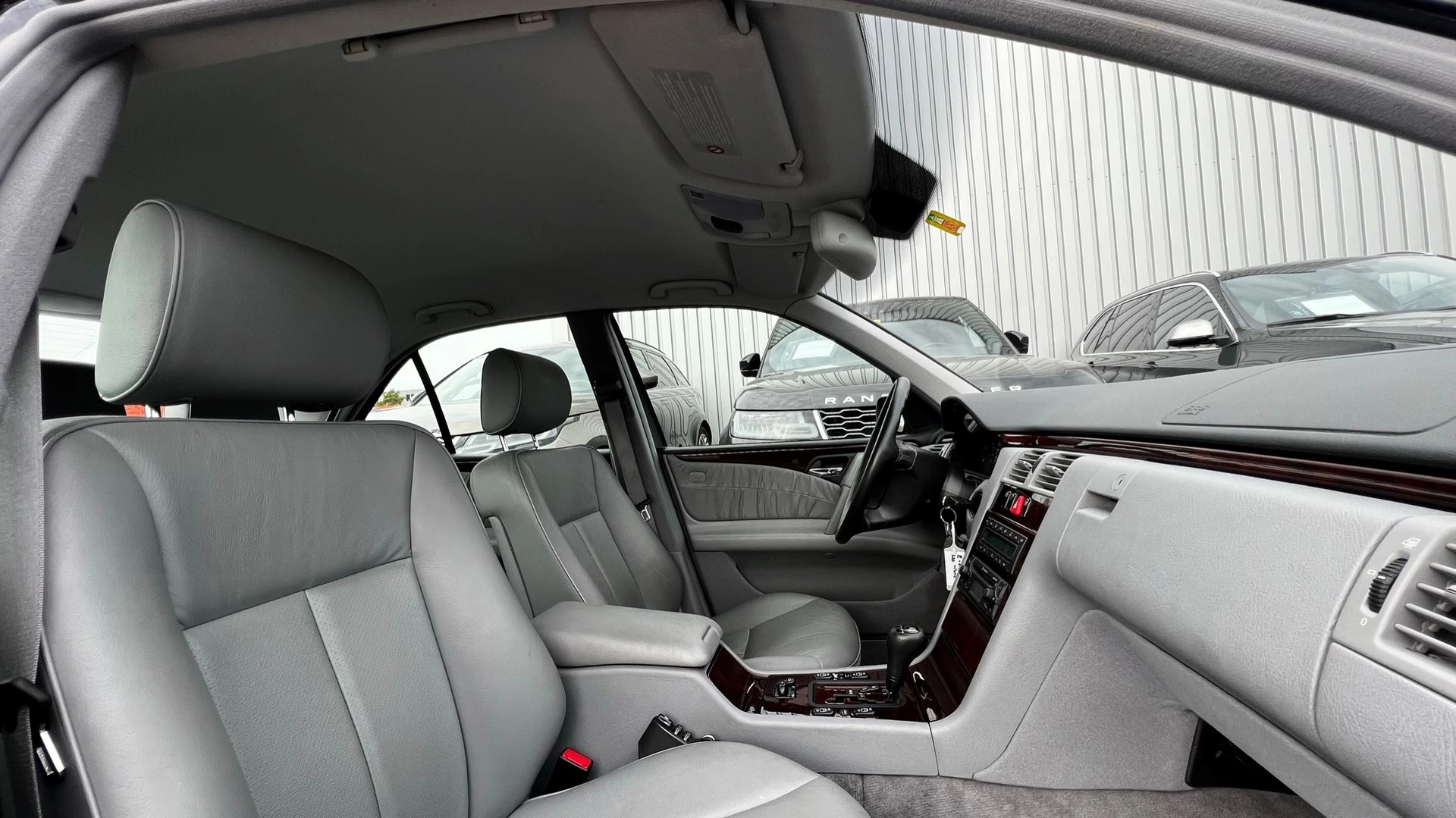 MERCEDES-BENZ E 280 ELÉGANCE 4-MATIC AUTOMATIC l 204 PS-image-27