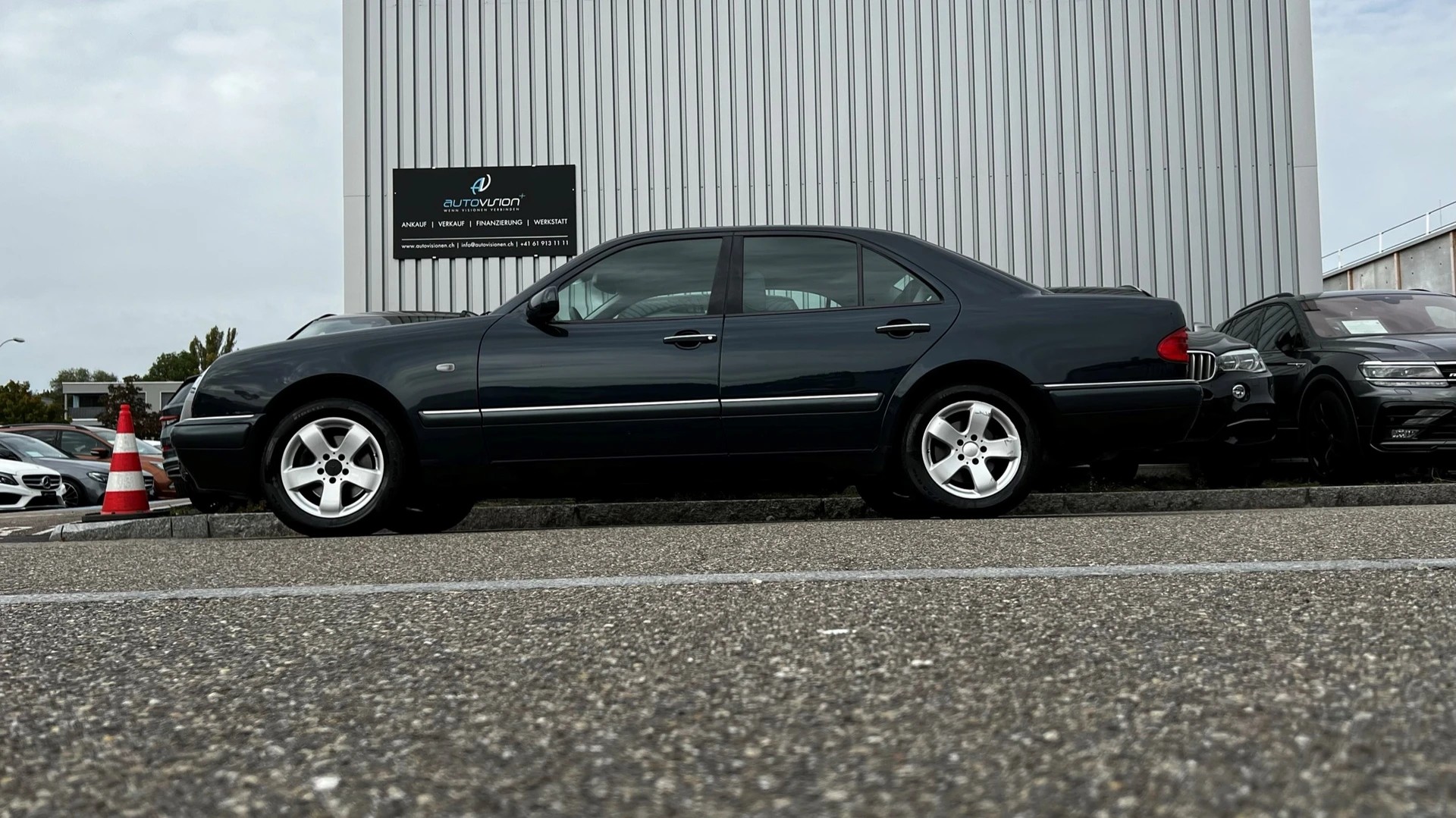 MERCEDES-BENZ E 280 ELÉGANCE 4-MATIC AUTOMATIC l 204 PS-image-1