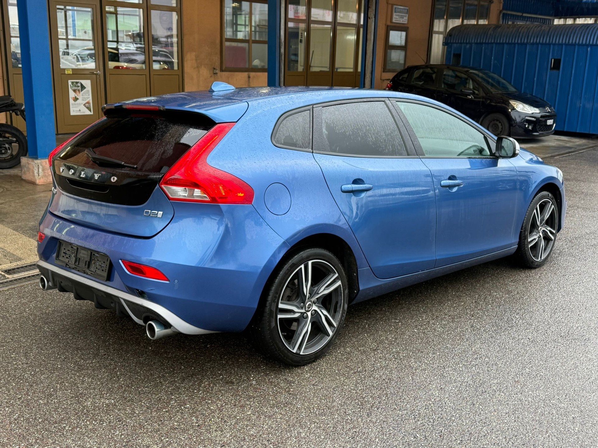 VOLVO V40 D2 R-Design-image-7