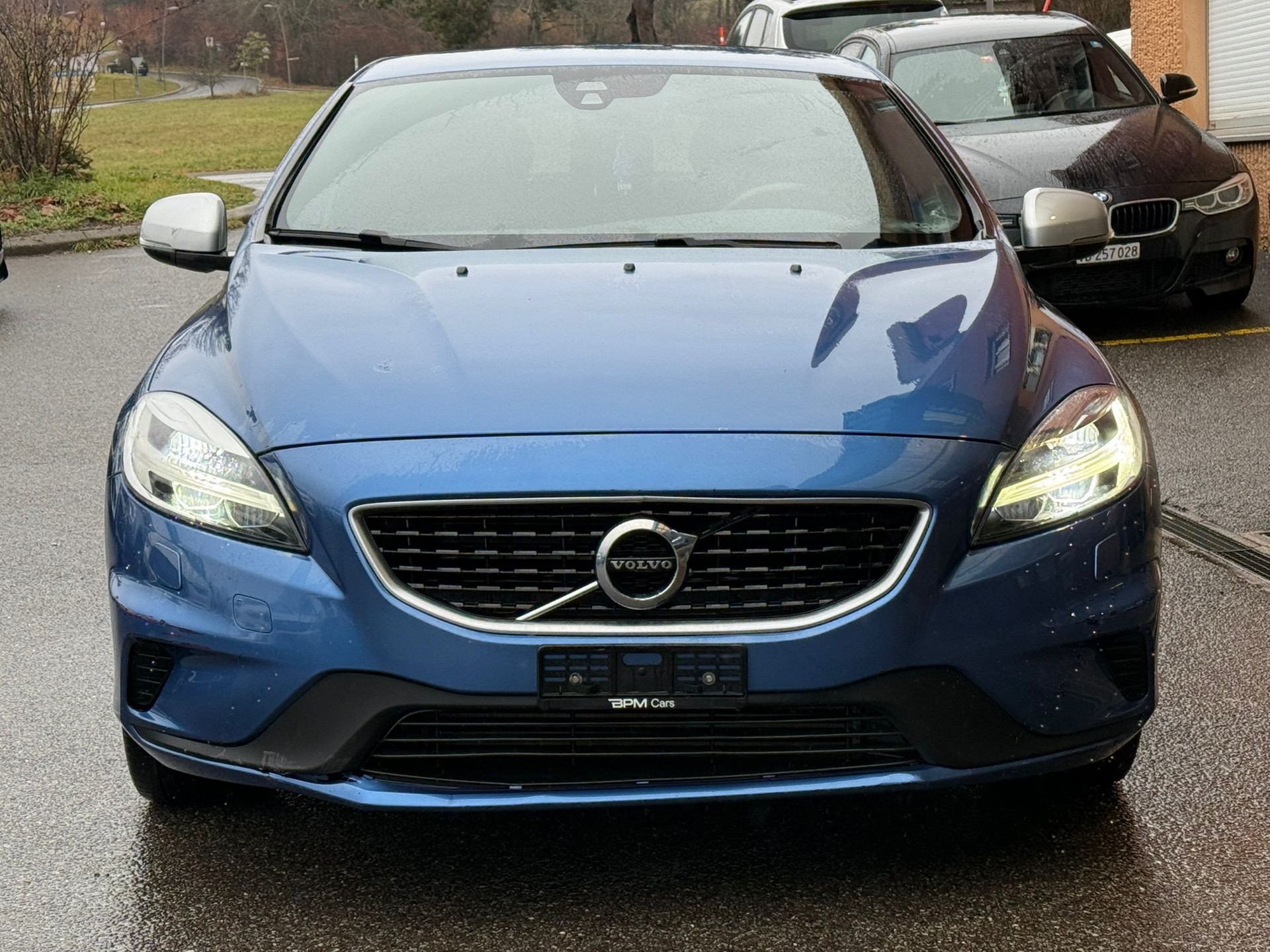 VOLVO V40 D2 R-Design-image-0