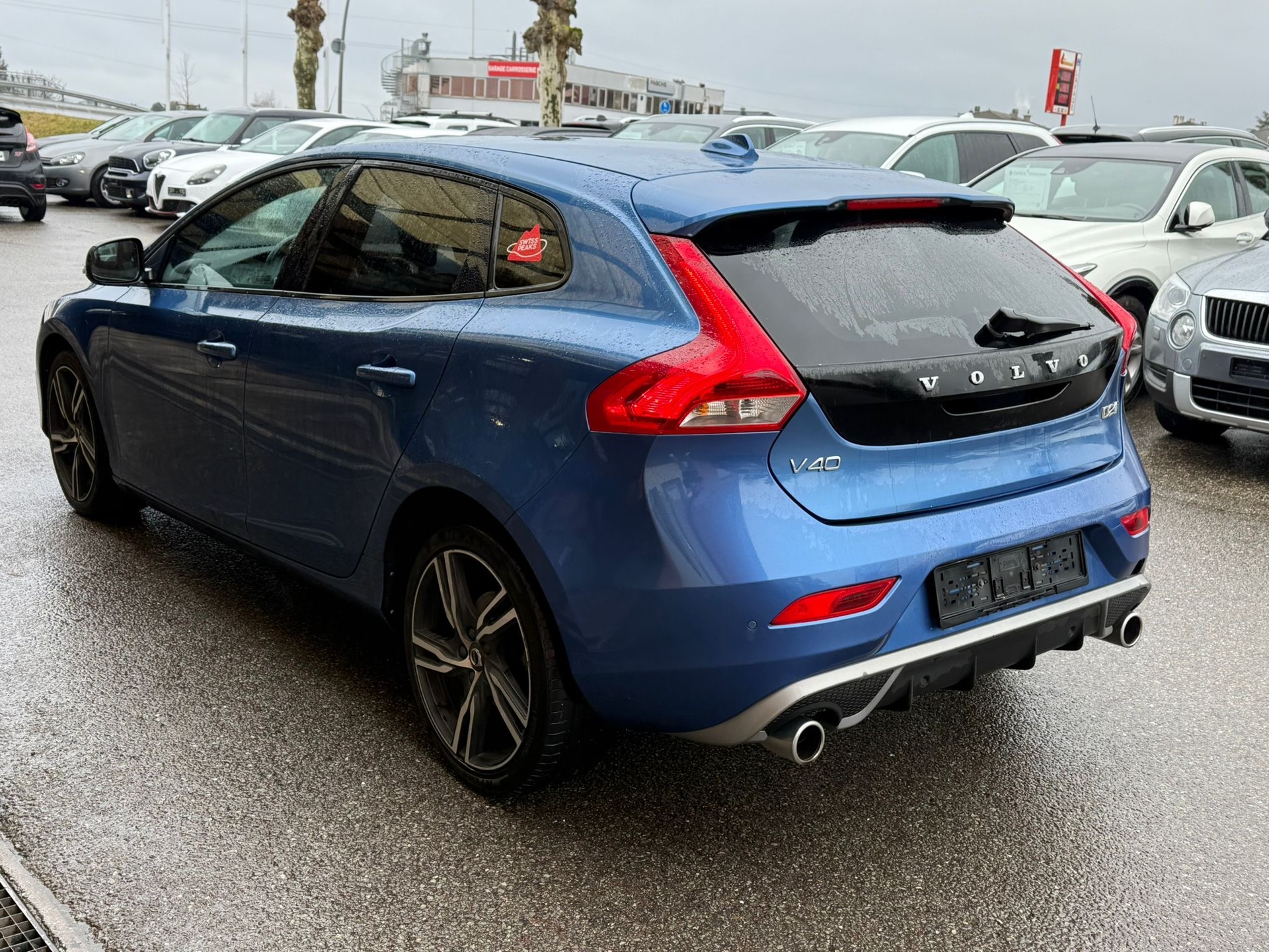 VOLVO V40 D2 R-Design-image-8