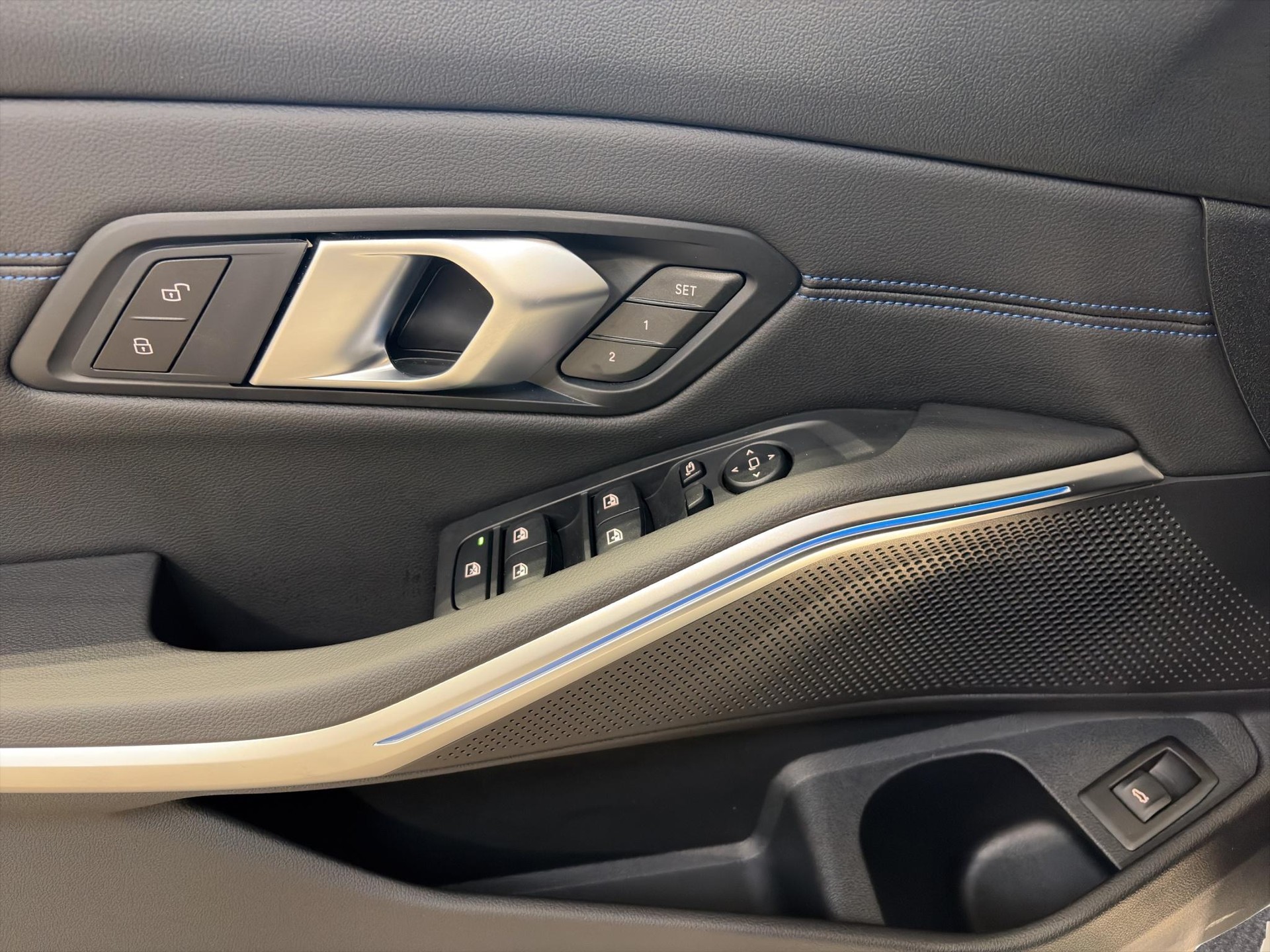 BMW 320d xDrive Touring M Sport-image-11
