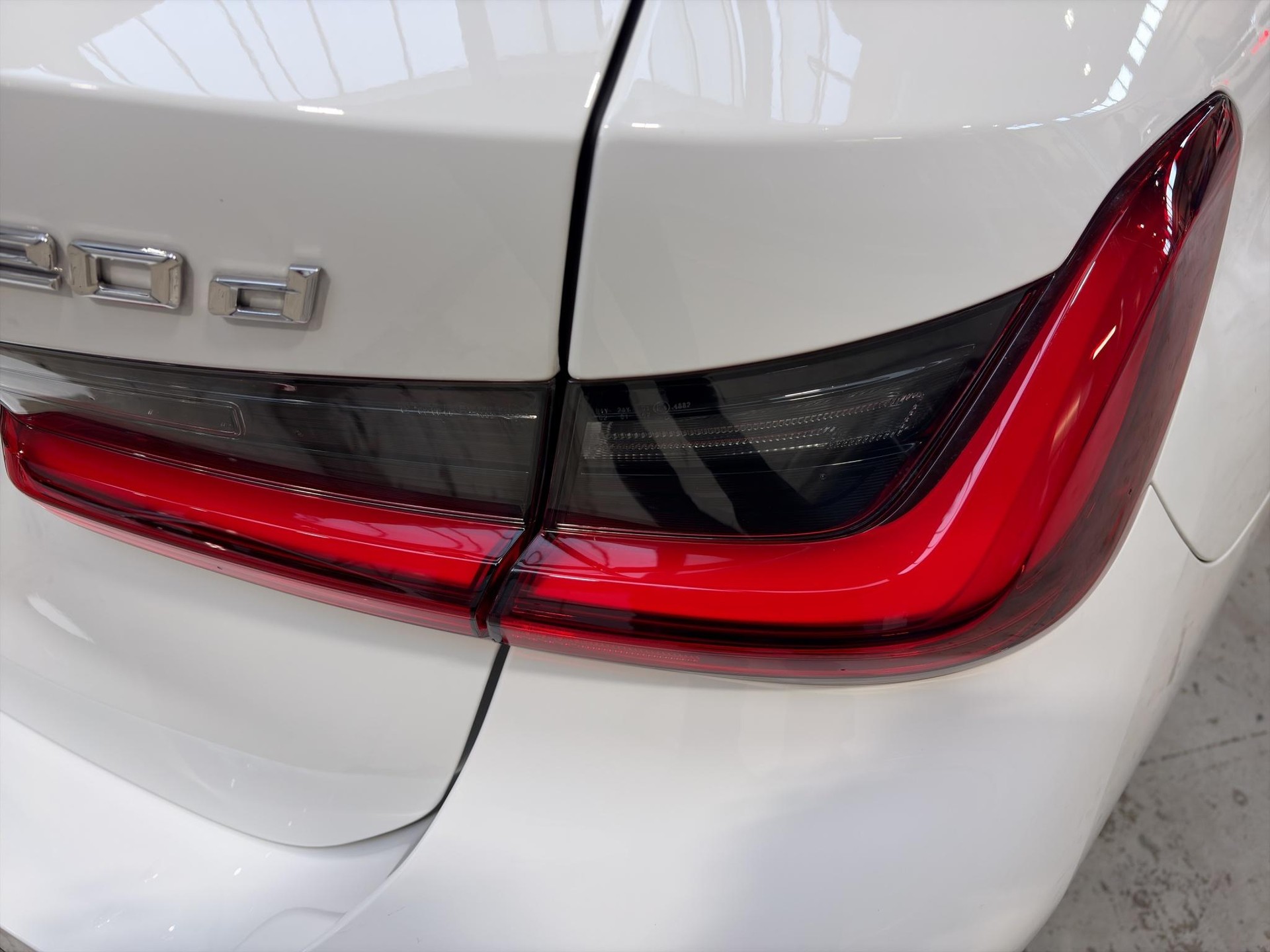 BMW 320d xDrive Touring M Sport-image-6