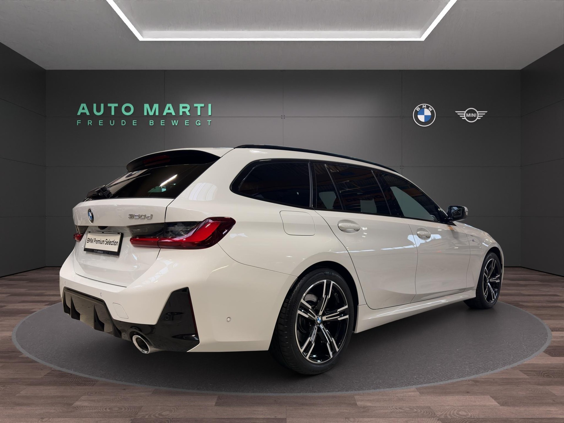 BMW 320d xDrive Touring M Sport-image-3