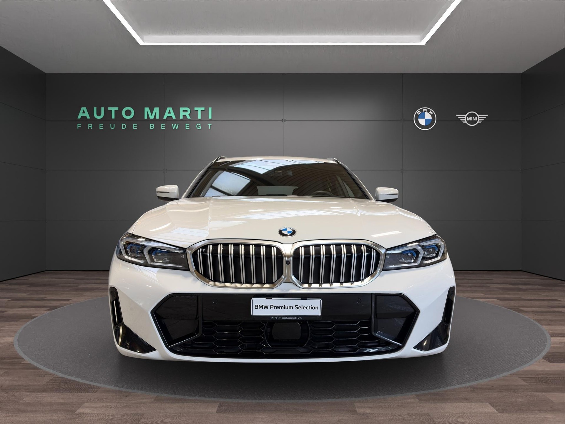 BMW 320d xDrive Touring M Sport-image-4