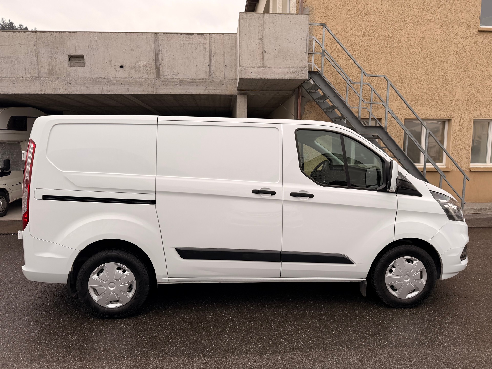 FORD Transit Custom Van 280 L1H1Trend-image-6