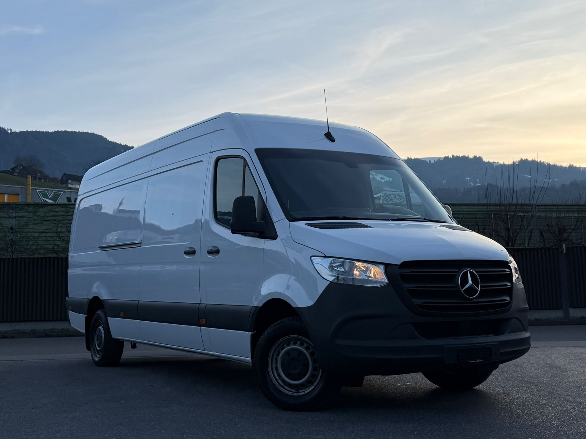 MERCEDES-BENZ Sprinter 317 CDI Lang+ 3 PLÄTZER + RÜCKFAHRKAMERA + MSI PLUS GRATISSERVICE BIS 140 000 KM INKLUSIVE VERSCHLEISSTEILE-image-1