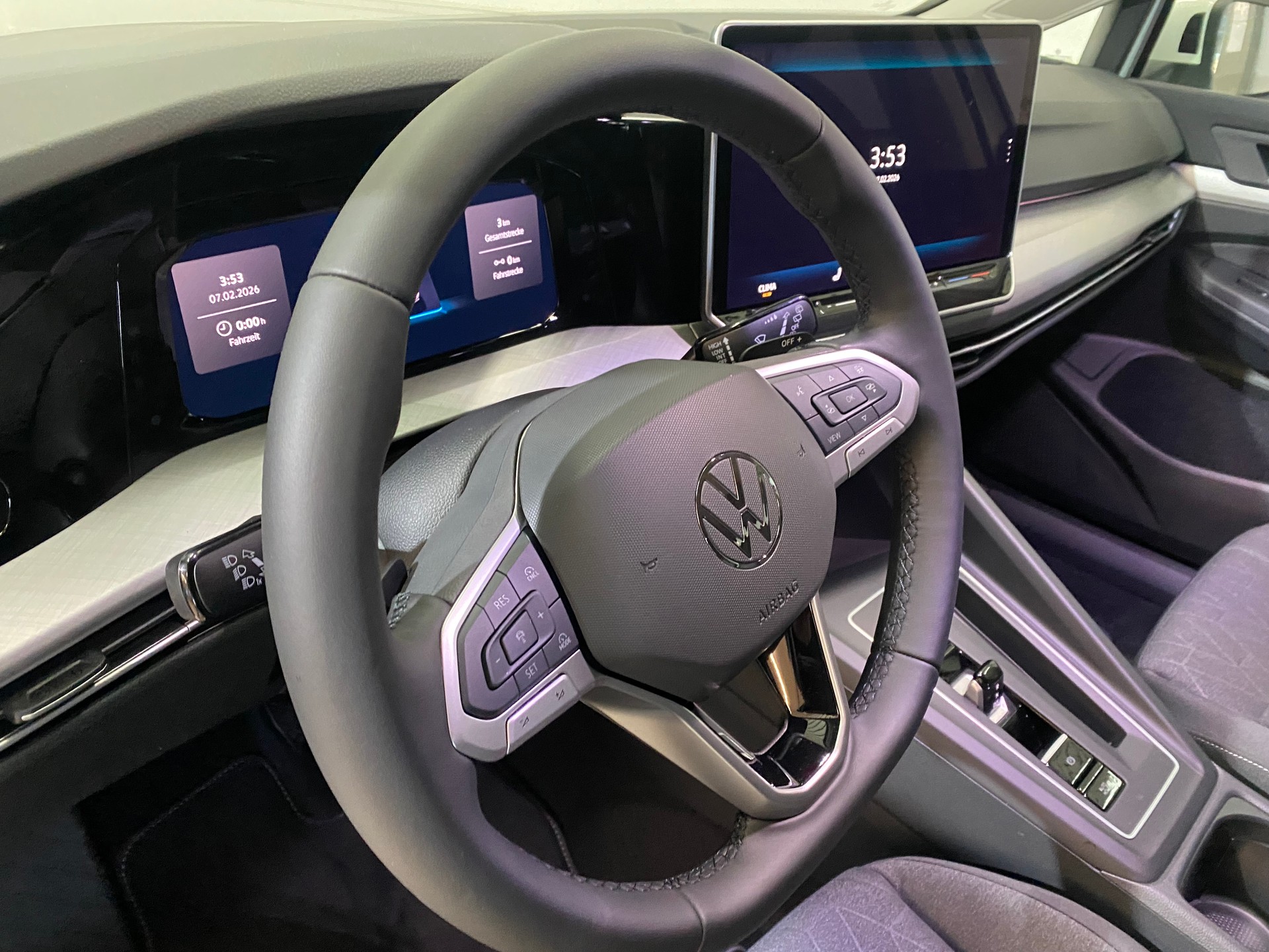 VW Golf Variant 1.5 eTSI mHEV Life-image-7