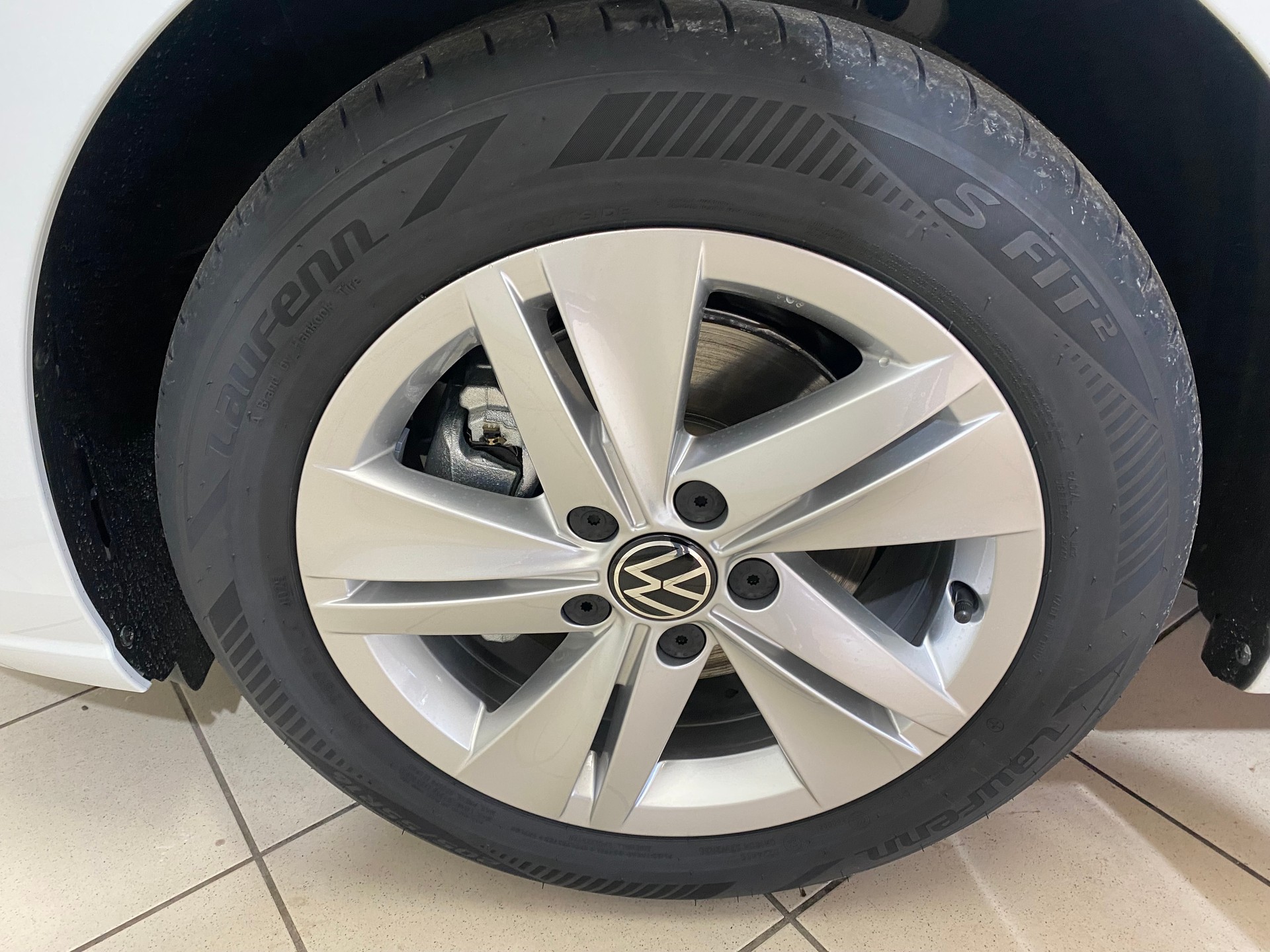 VW Golf Variant 1.5 eTSI mHEV Life-image-5