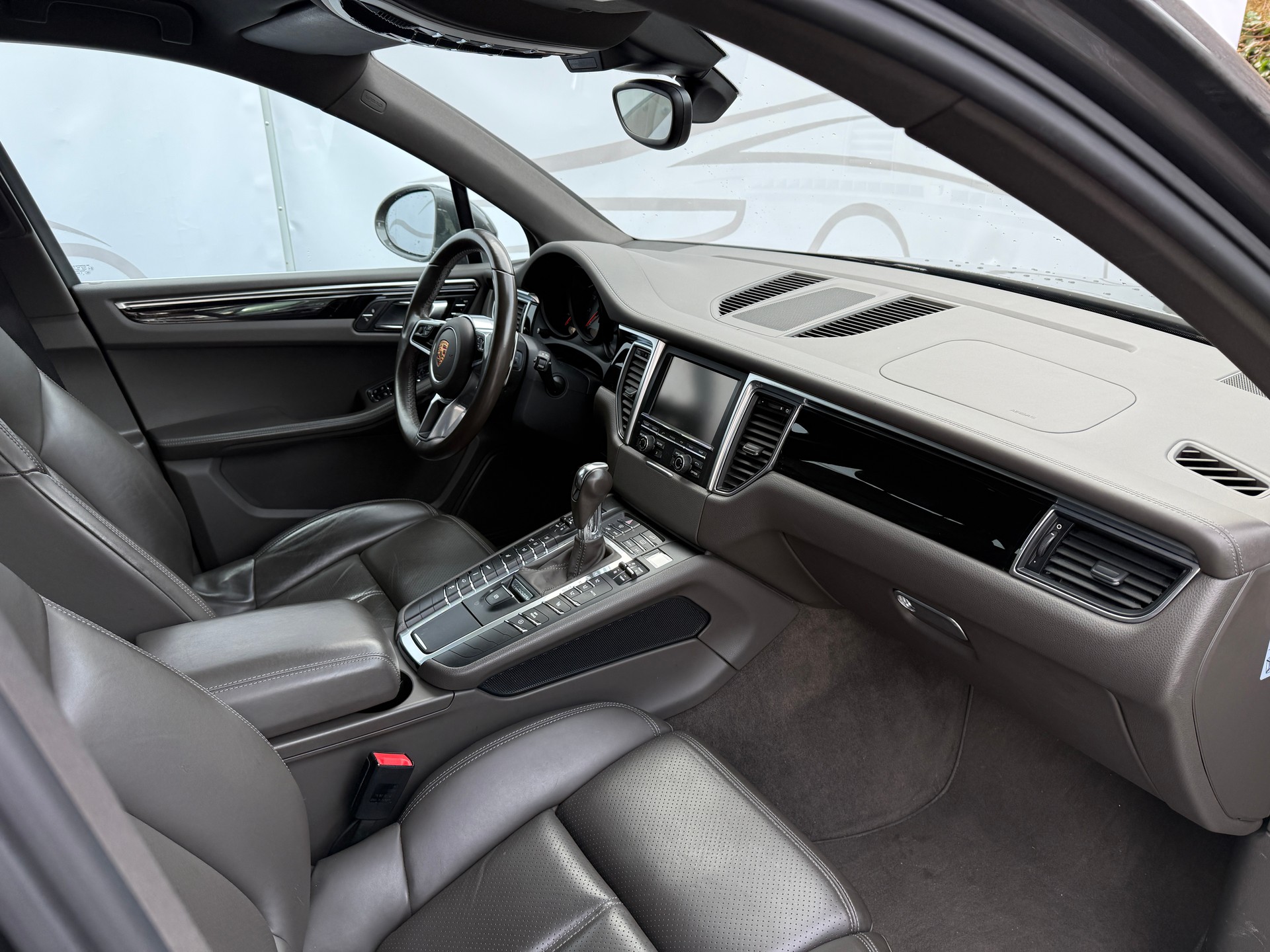 PORSCHE Macan S PDK-image-14