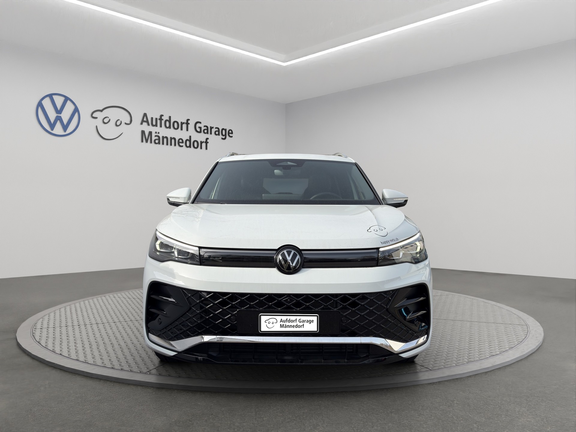 VW Tiguan 2.0 TSI DSG R-Line 4Motion-image-1