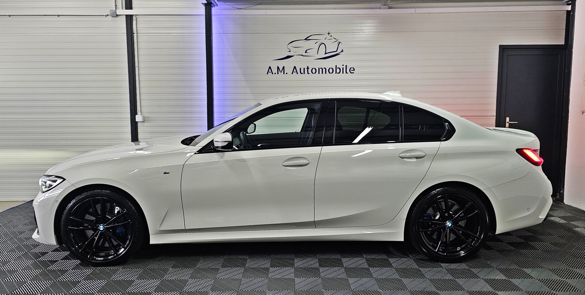 BMW M340i xDrive Steptronic-showroom-element-3