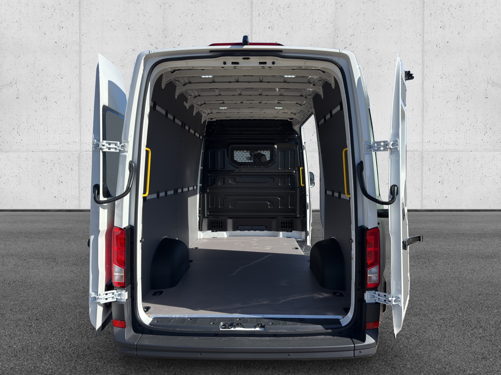 VW Crafter 35 2.0 TDI Entry L3 A-image-13