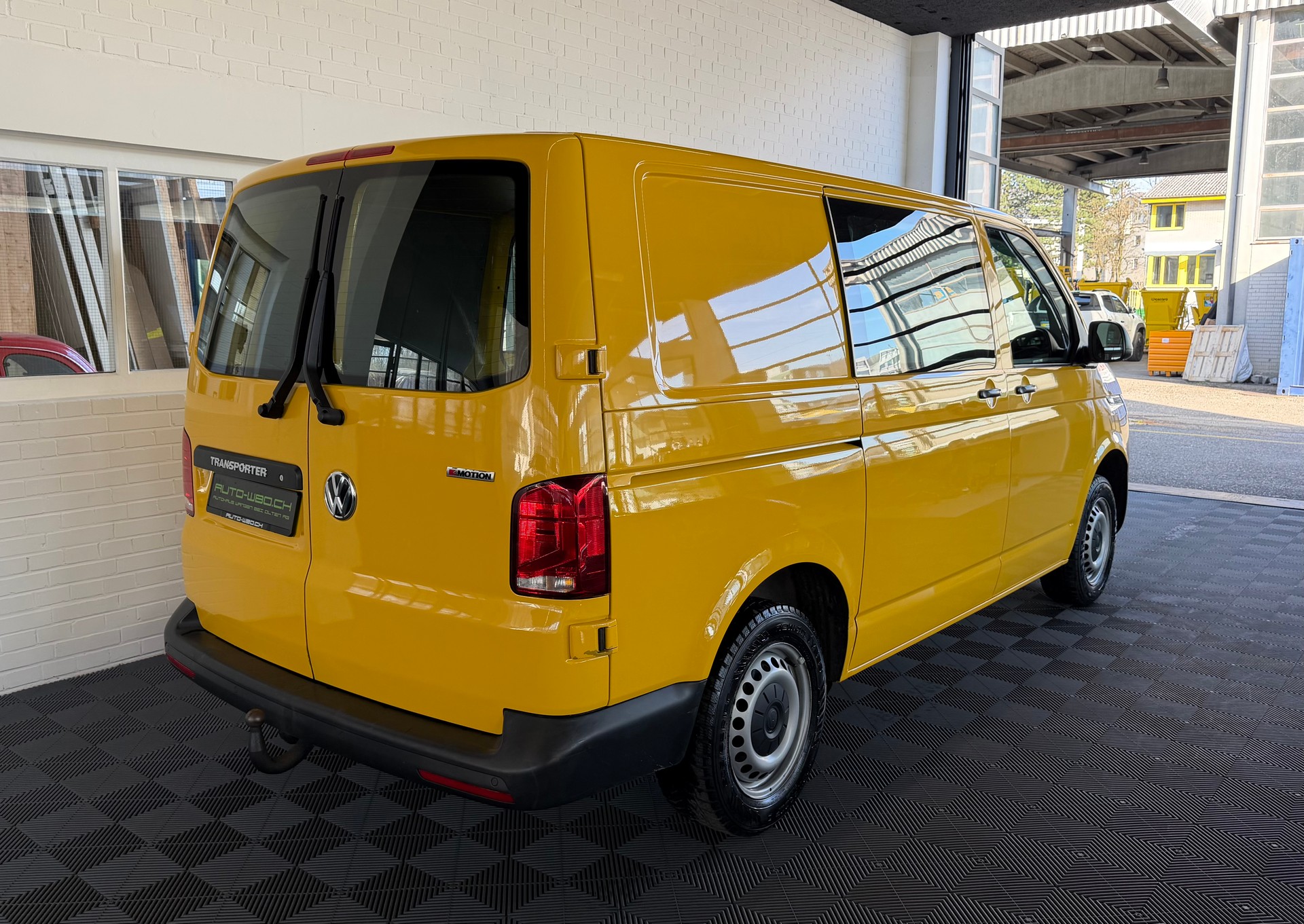 VW T6.1 2.0 TDI 150 PS 4Motion 4x4 DSG (AHK 2500 KG )-showroom-element-3
