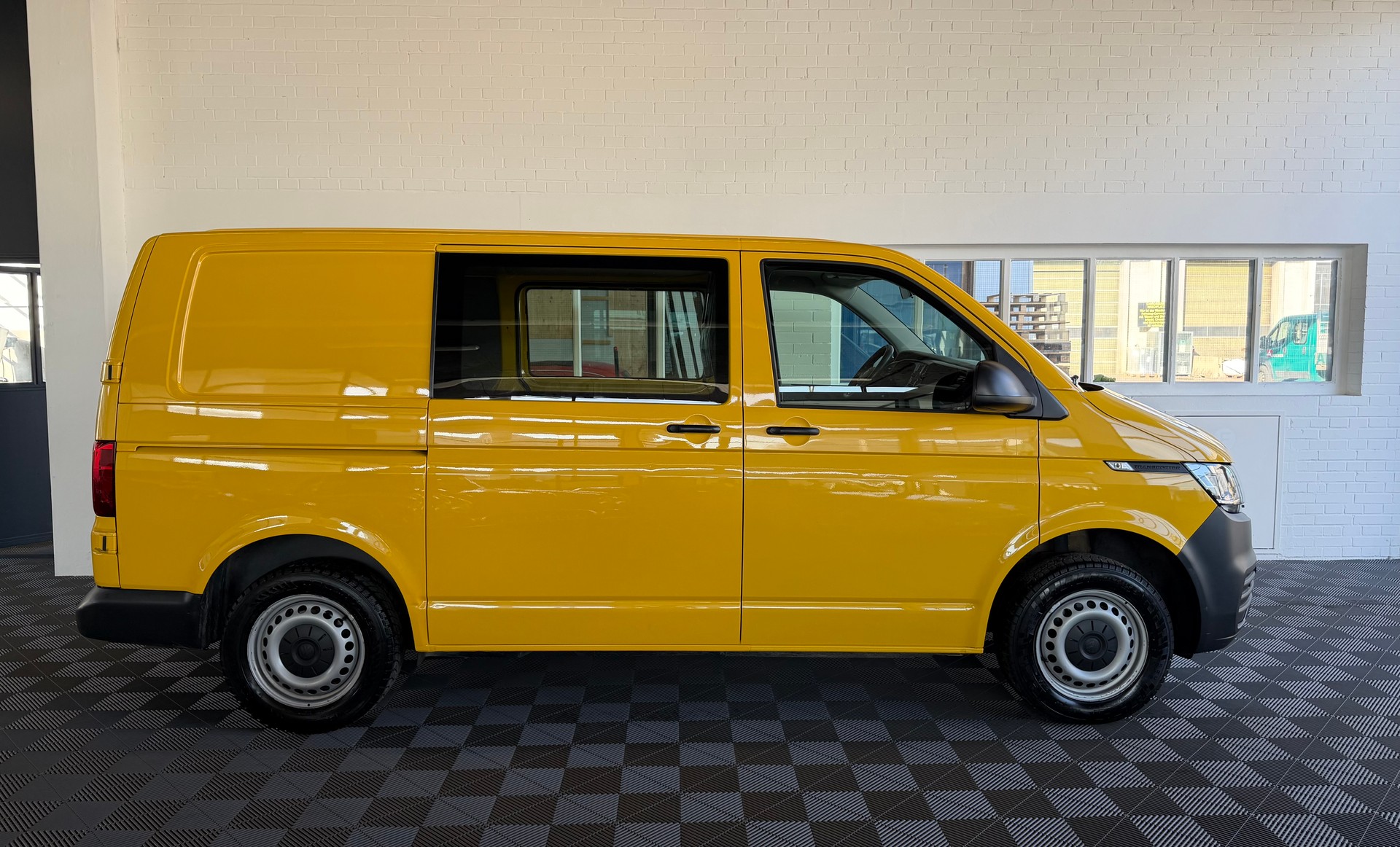 VW T6.1 2.0 TDI 150 PS 4Motion 4x4 DSG (AHK 2500 KG )-showroom-element-1
