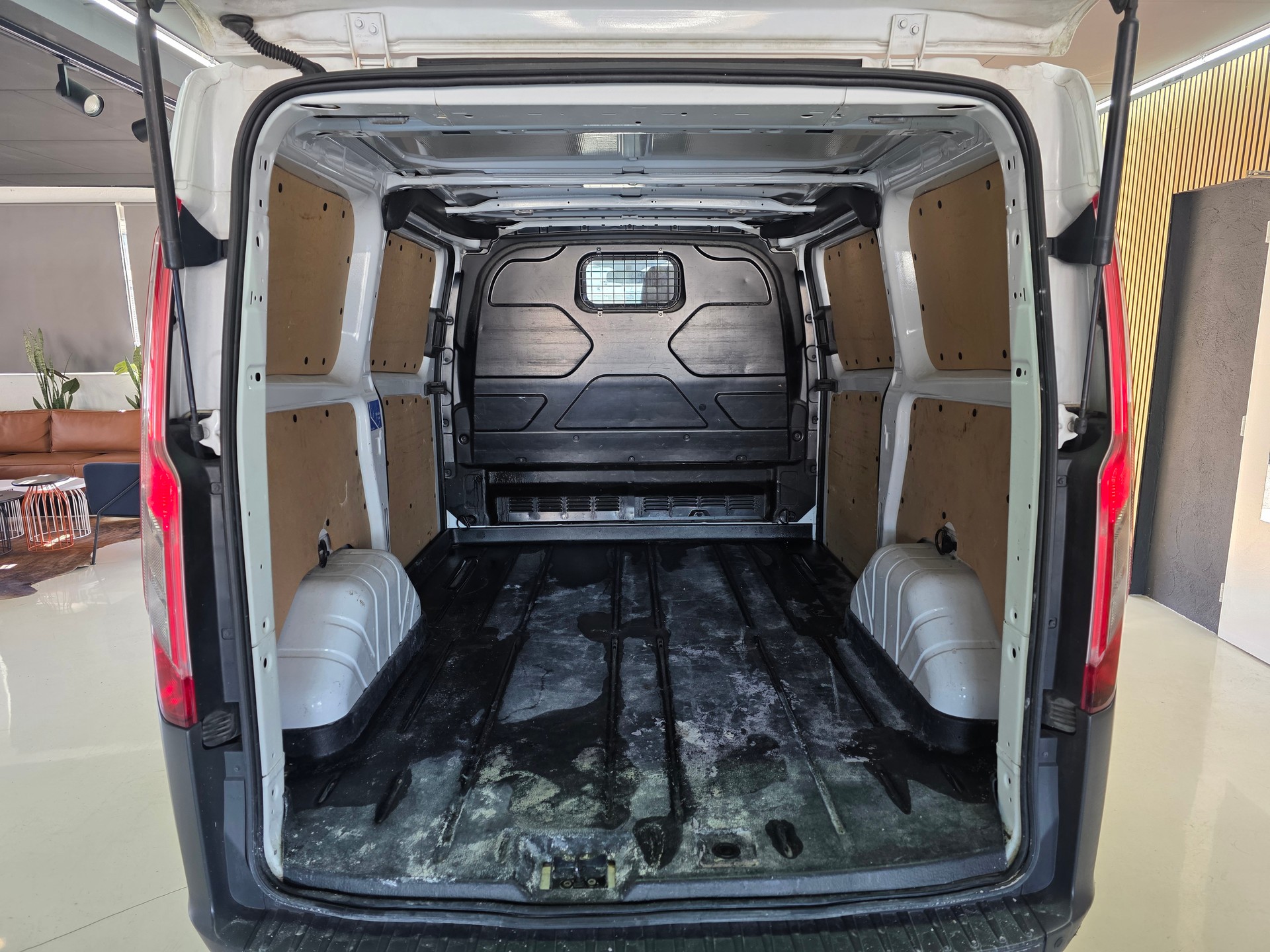 FORD Transit Custom Van 250 L1H1 Ambiente-image-5