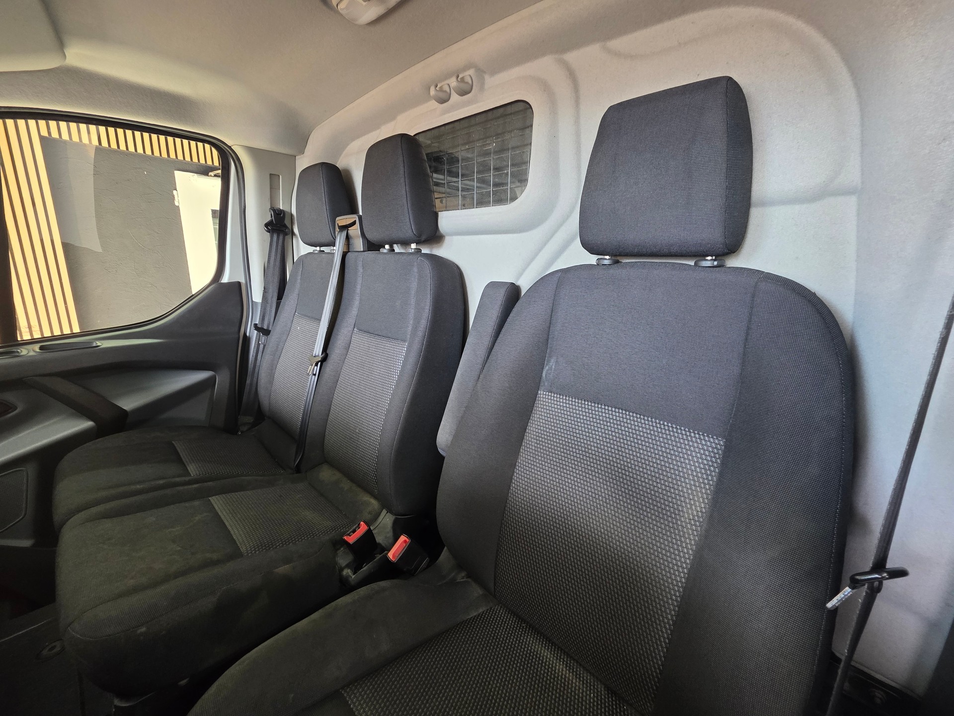 FORD Transit Custom Van 250 L1H1 Ambiente-image-10