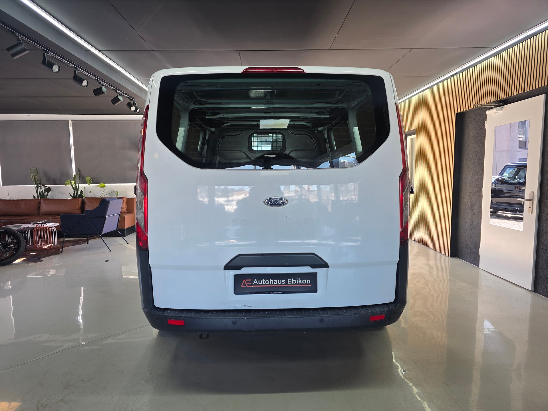 FORD Transit Custom Van 250 L1H1 Ambiente-image-4