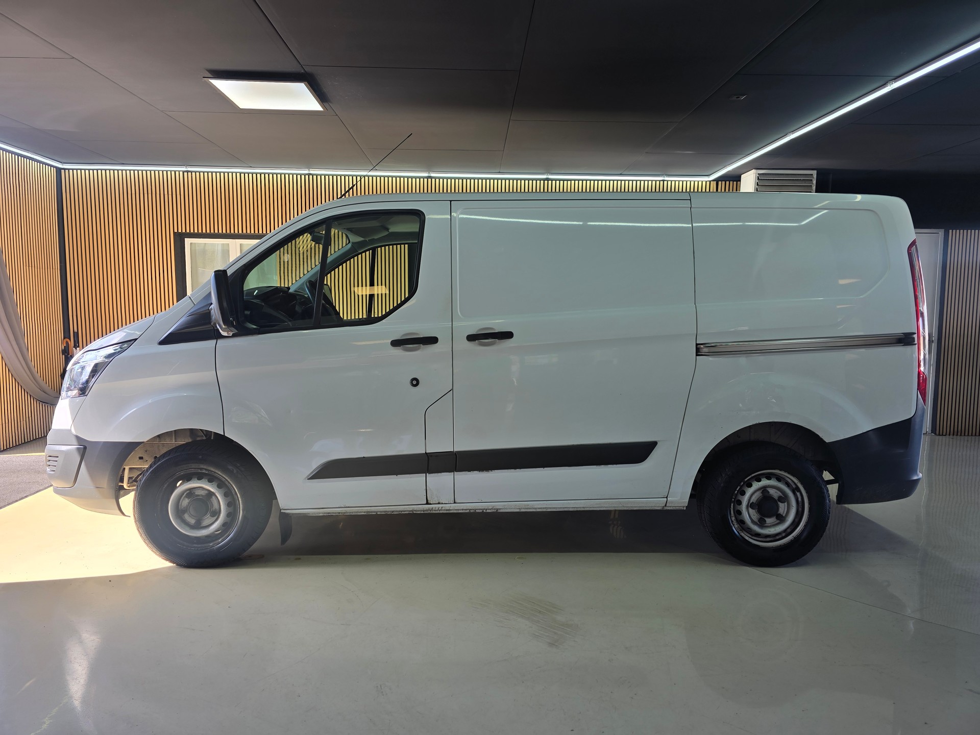 FORD Transit Custom Van 250 L1H1 Ambiente-showroom-element-2