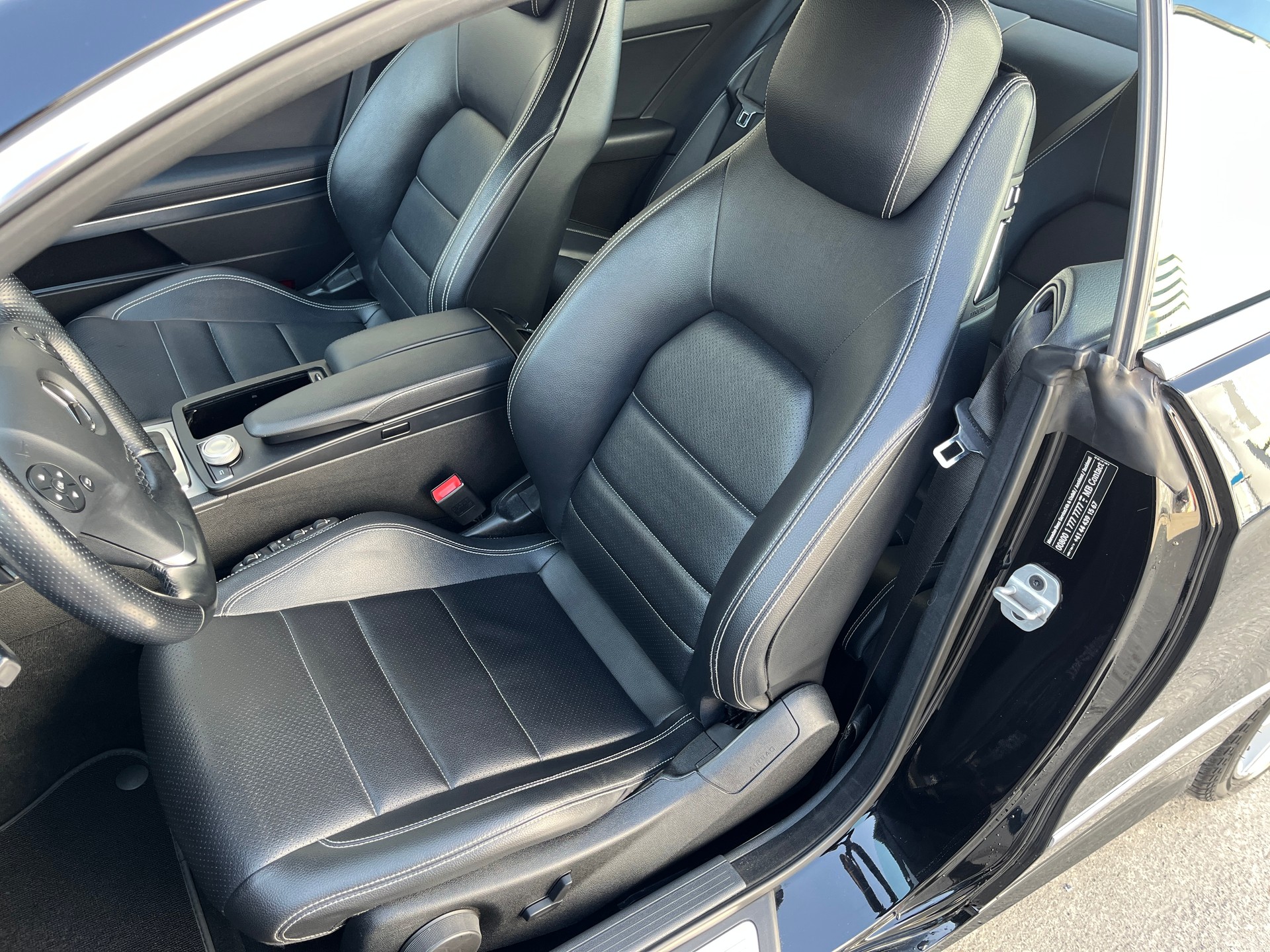 MERCEDES-BENZ E 200 CGI BlueEfficiency My Star Automatic-image-10