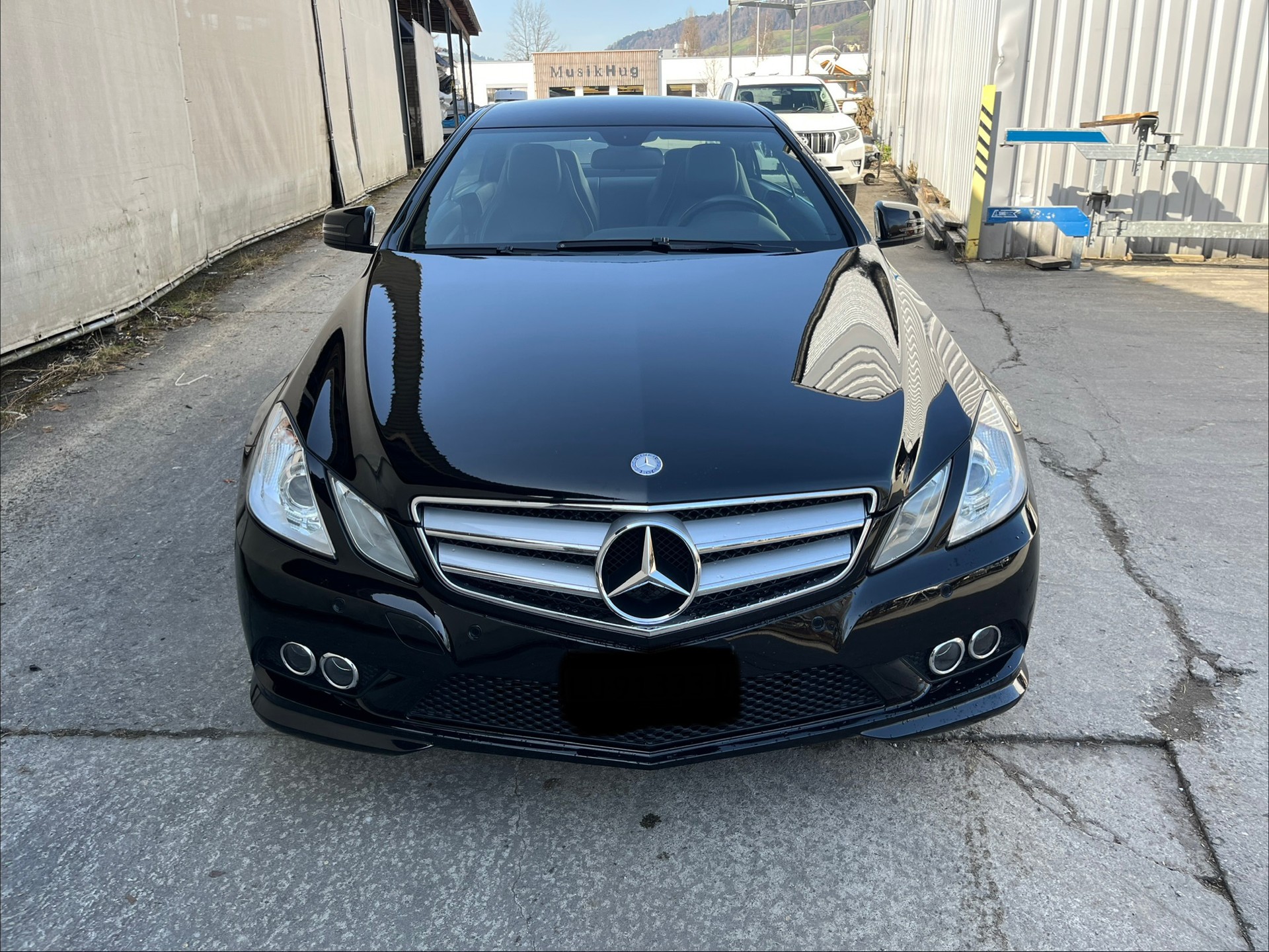 MERCEDES-BENZ E 200 CGI BlueEfficiency My Star Automatic-image-5