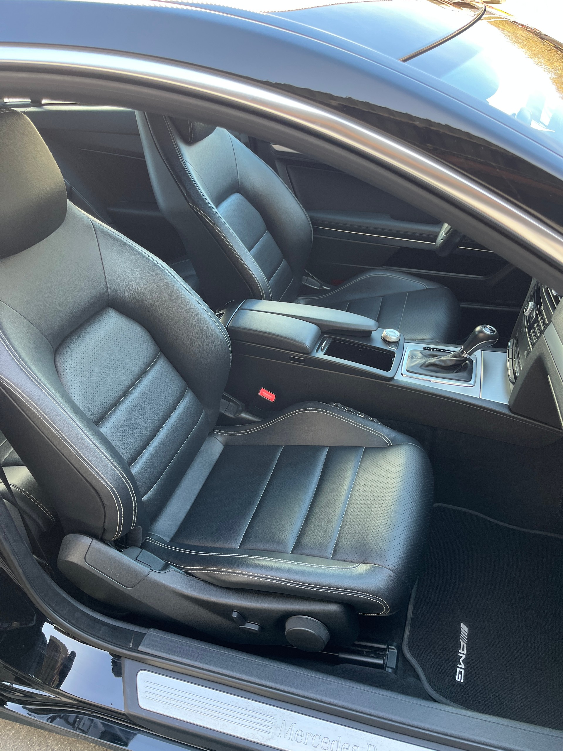 MERCEDES-BENZ E 200 CGI BlueEfficiency My Star Automatic-image-7