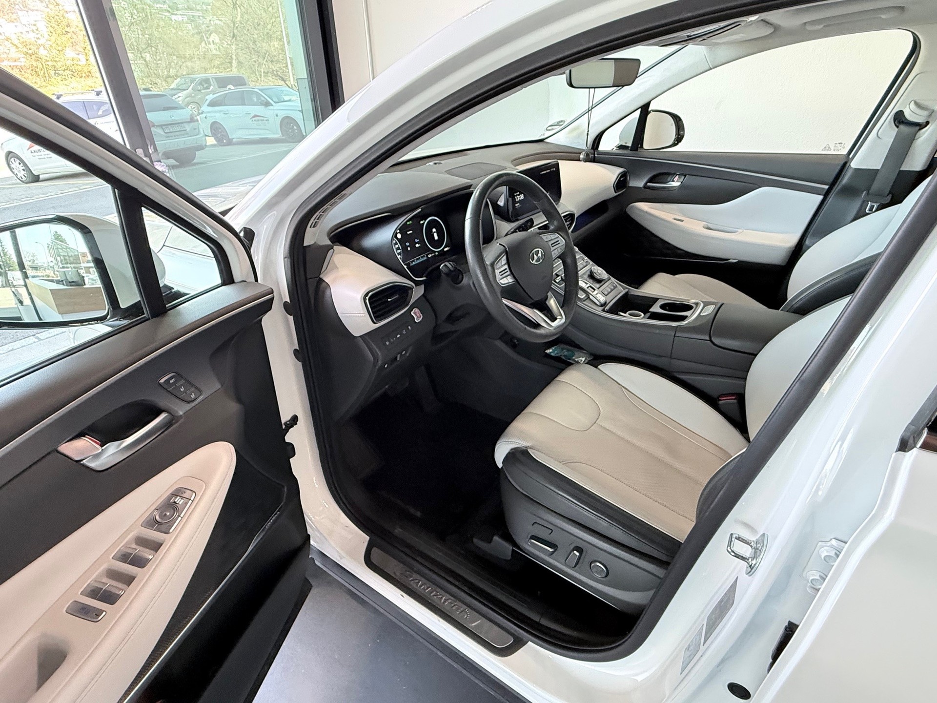 HYUNDAI Santa Fe 1.6 PHEV Ver.4WD-image-4