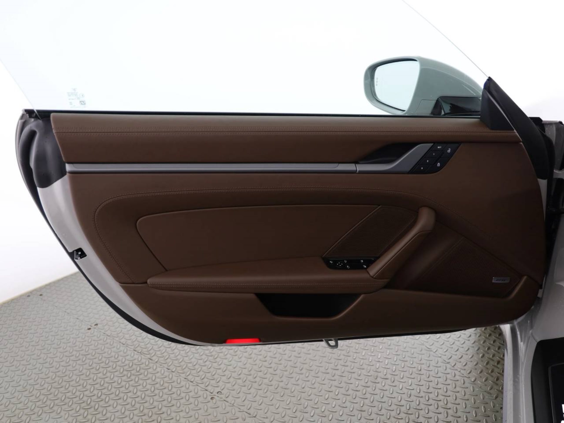 PORSCHE 911 Carrera 4S-image-17