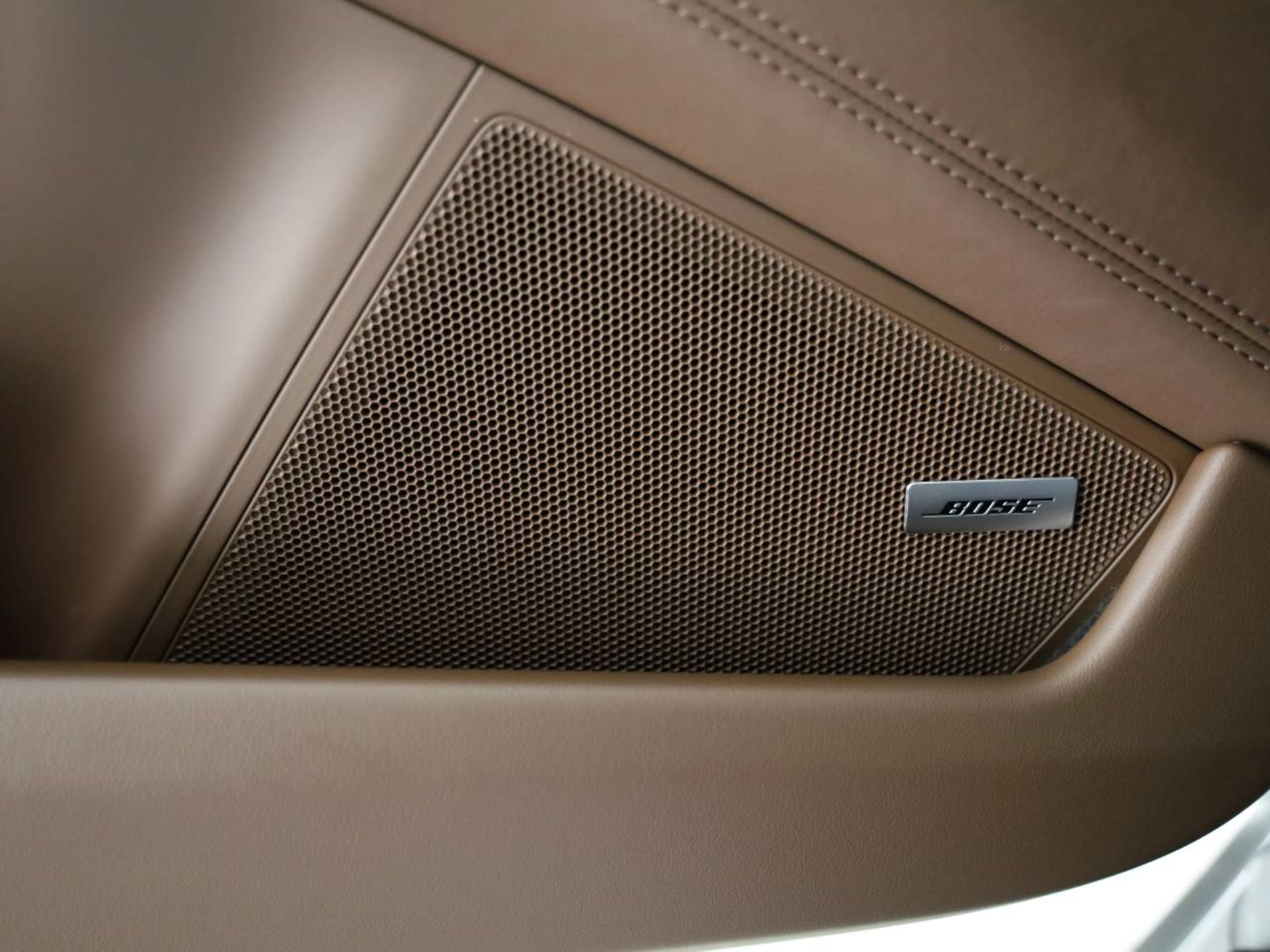 PORSCHE 911 Carrera 4S-image-18