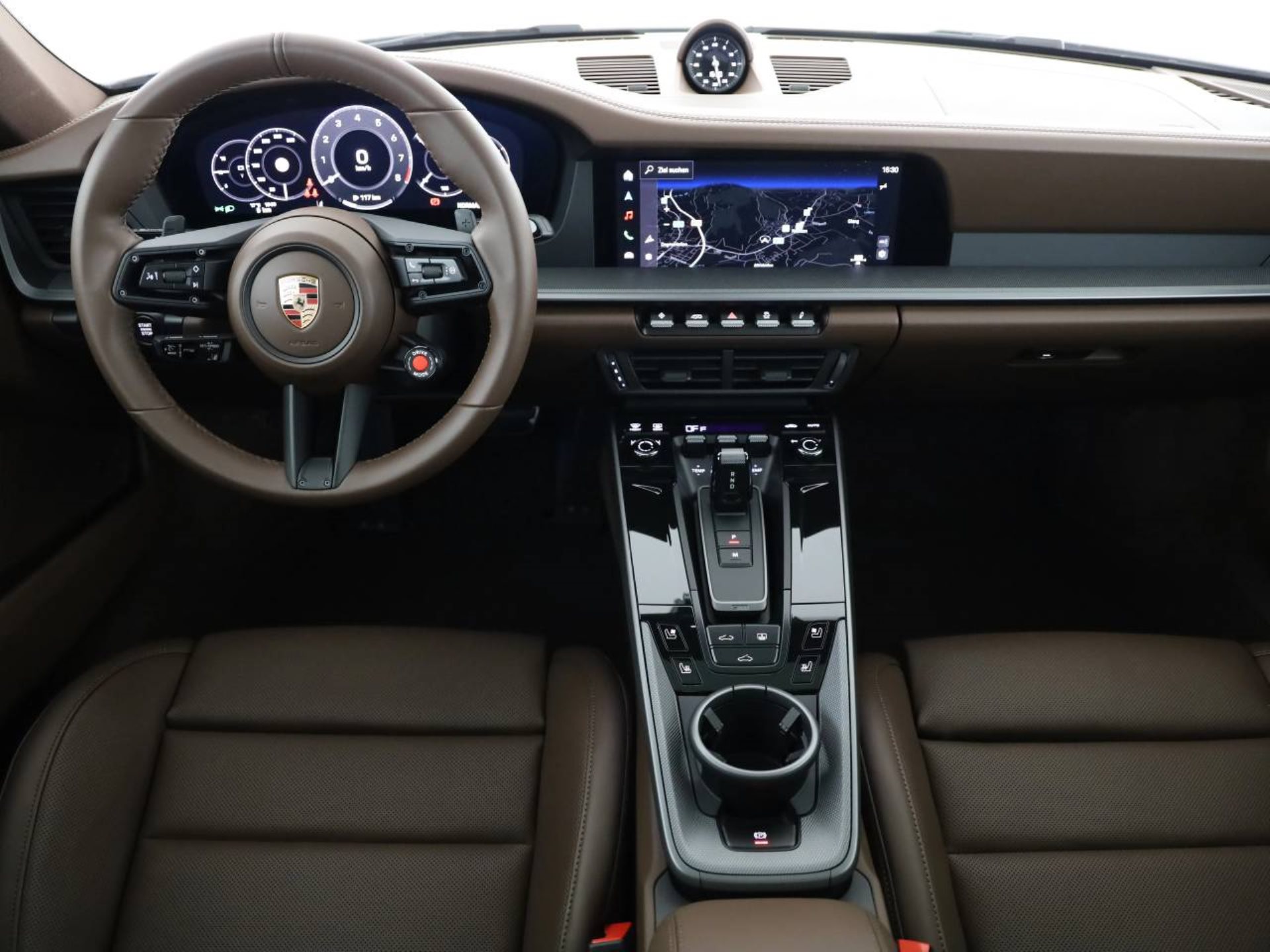 PORSCHE 911 Carrera 4S-image-4