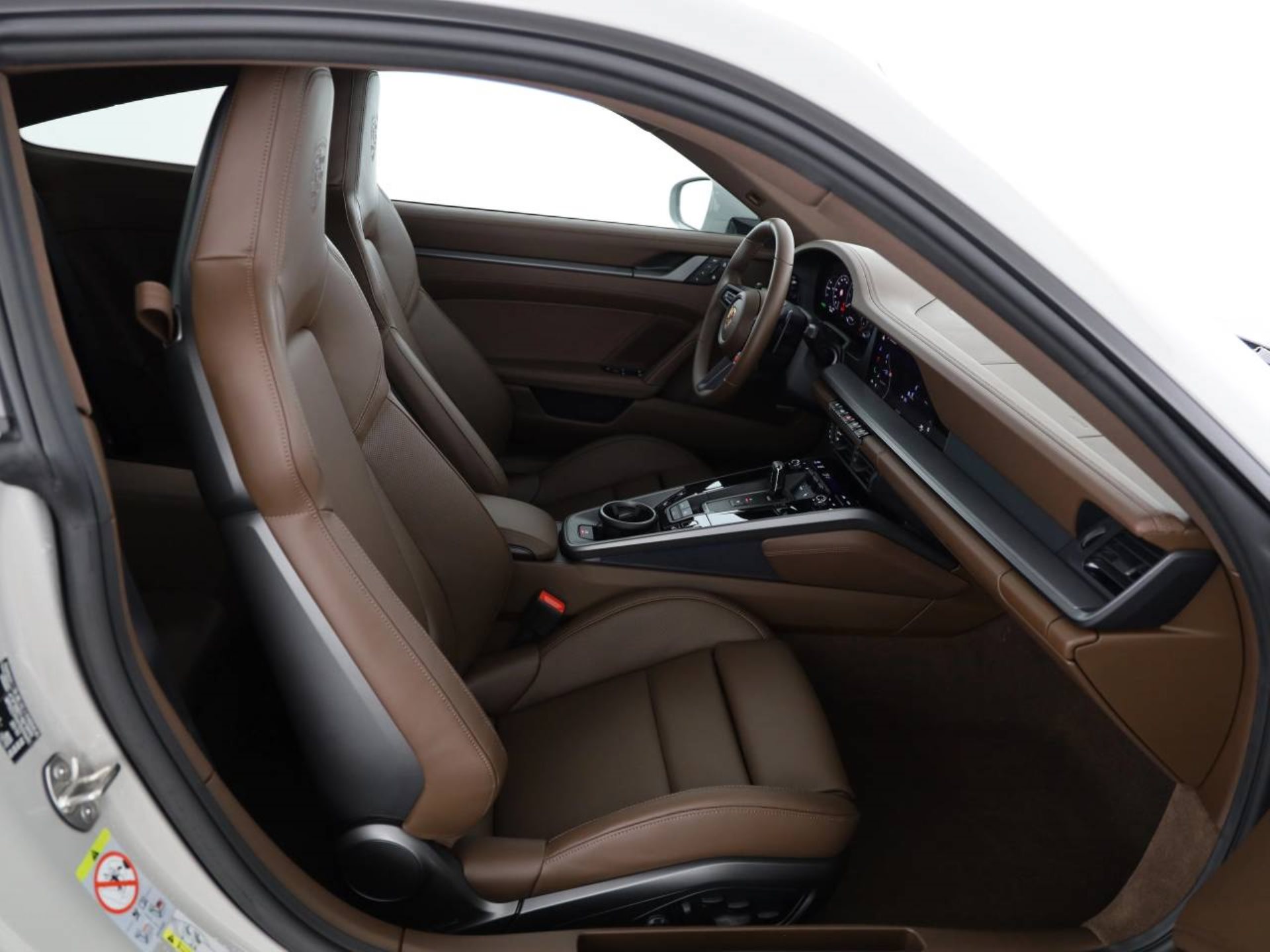 PORSCHE 911 Carrera 4S-image-15