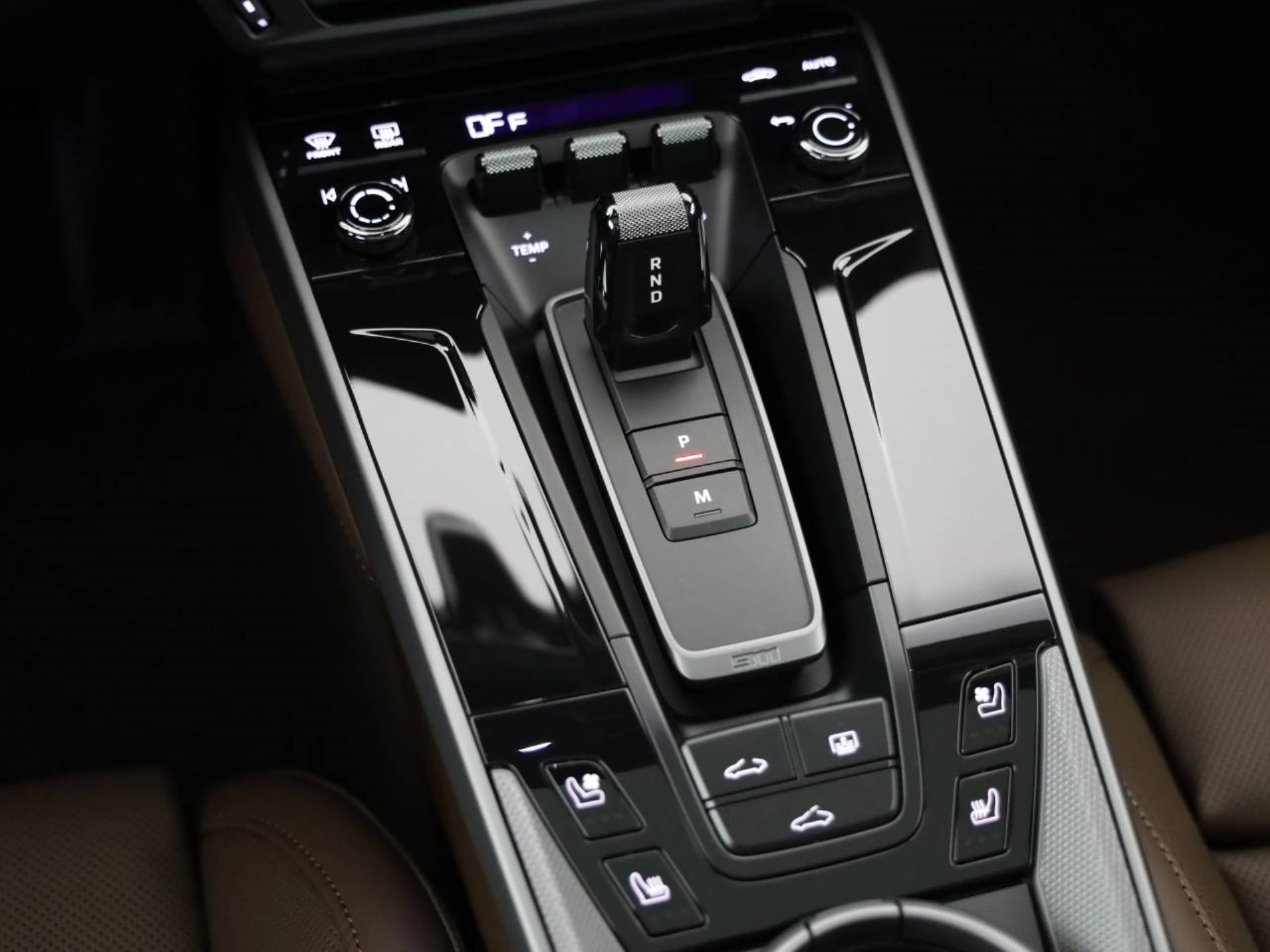 PORSCHE 911 Carrera 4S-image-14