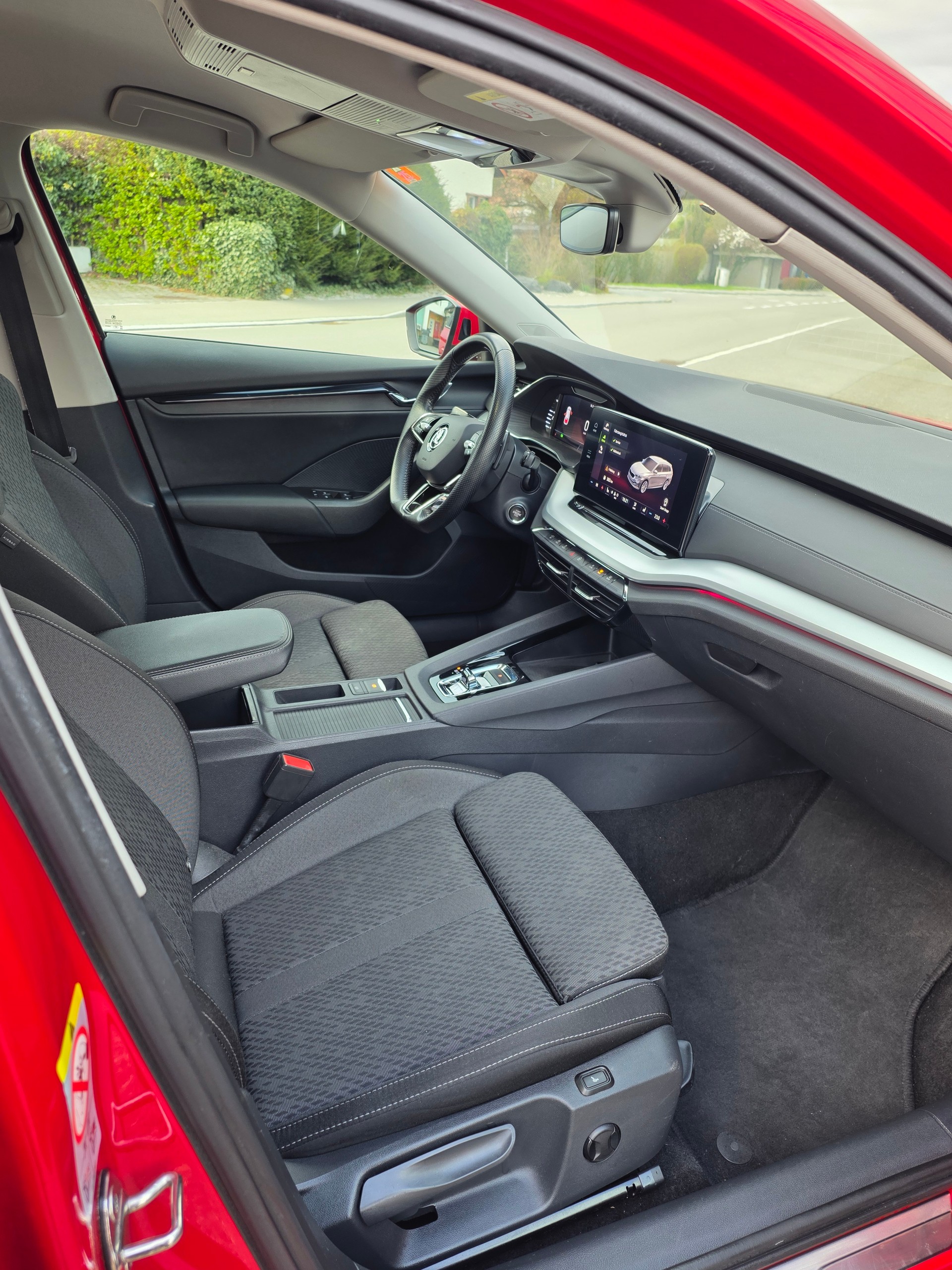 SKODA Octavia Combi 2.0 TDI DSG Style-image-12
