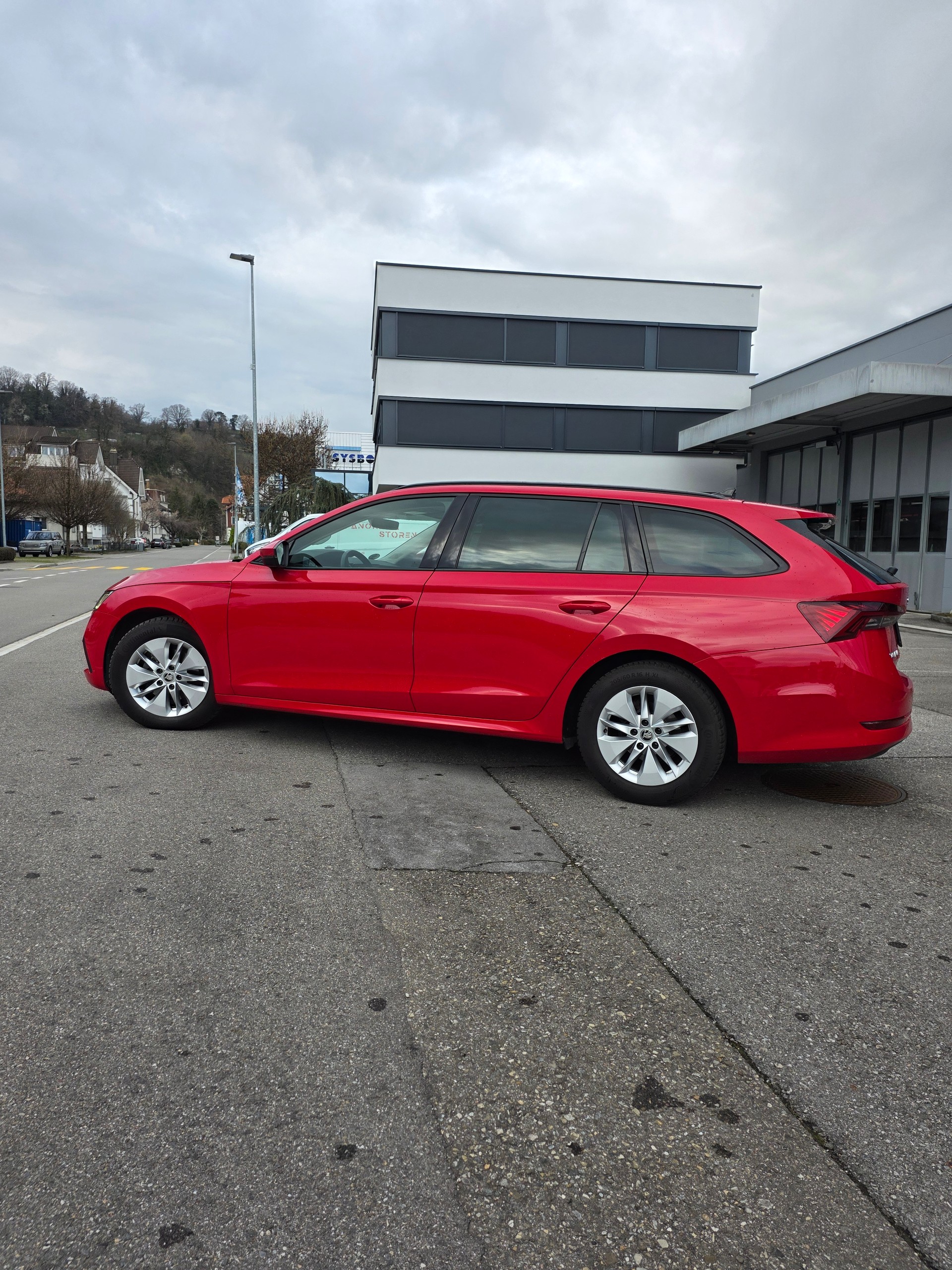 SKODA Octavia Combi 2.0 TDI DSG Style-image-2