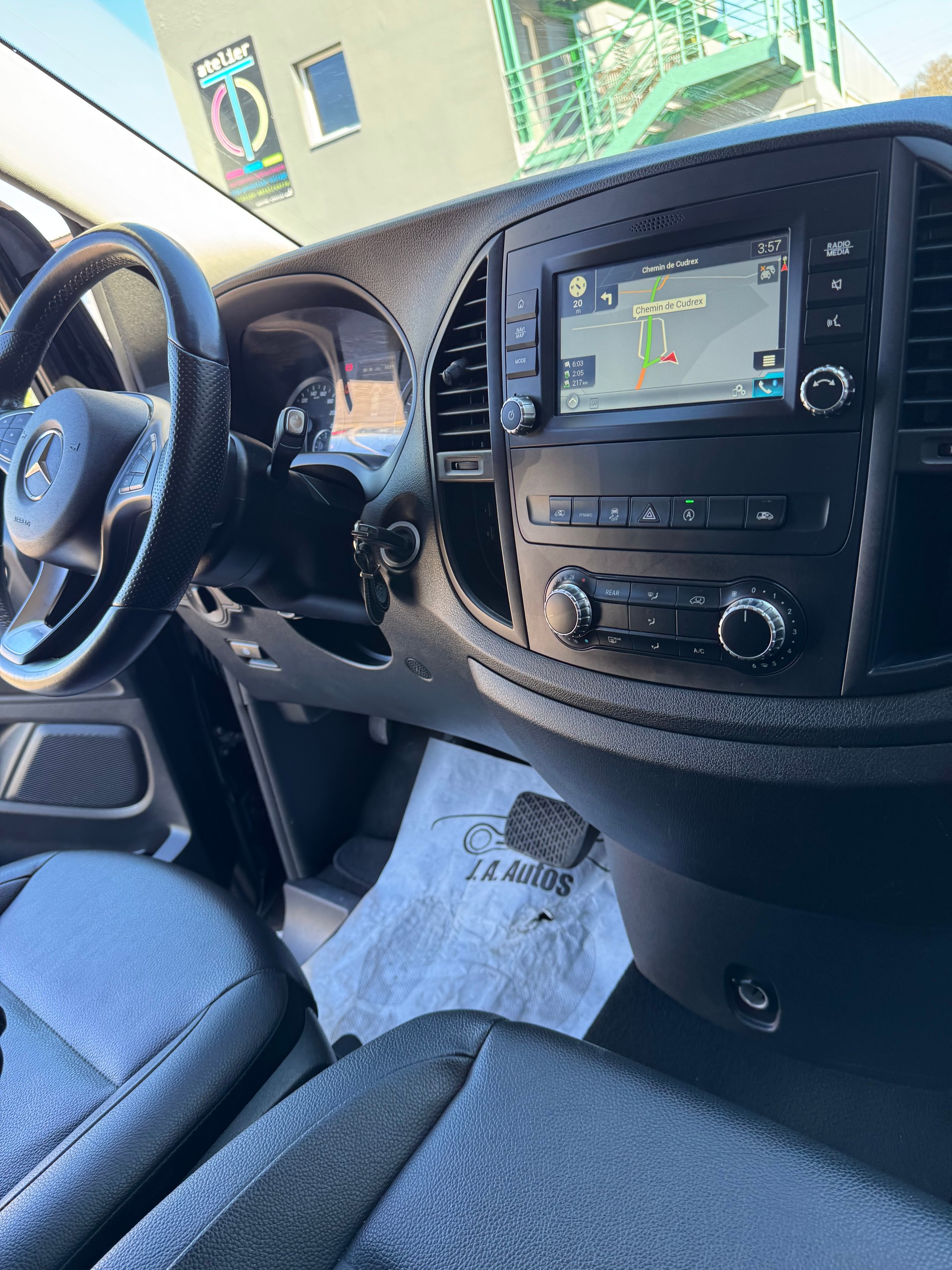 MERCEDES-BENZ Vito 116 CDI Lang Base Tourer 9G-Tronic-image-6